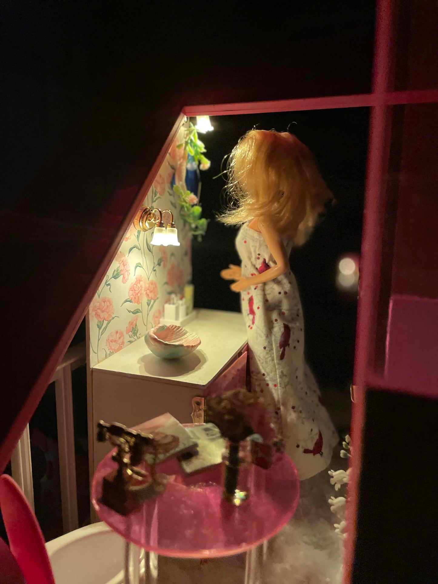 AirAds Dollhouse 1:12 Scale Dollhouse Miniature Elegant Lighting Wall lamp 2-arms LED Light Battery ON/Off Switch