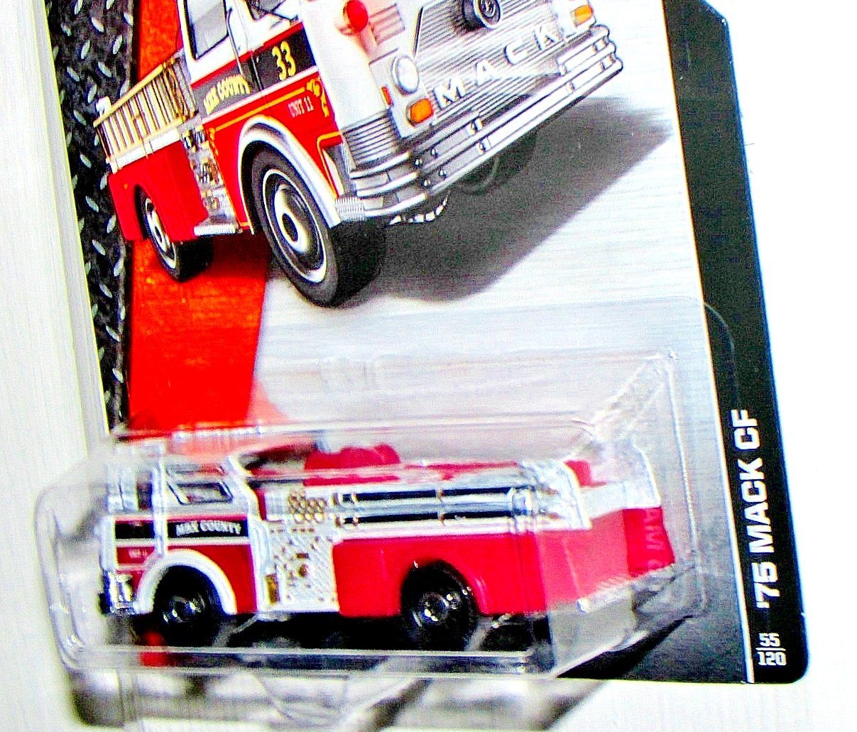 Matchbox 2015 MBX Heroic Rescue '75 Mack CF Fire Engine 55/120, Red and White