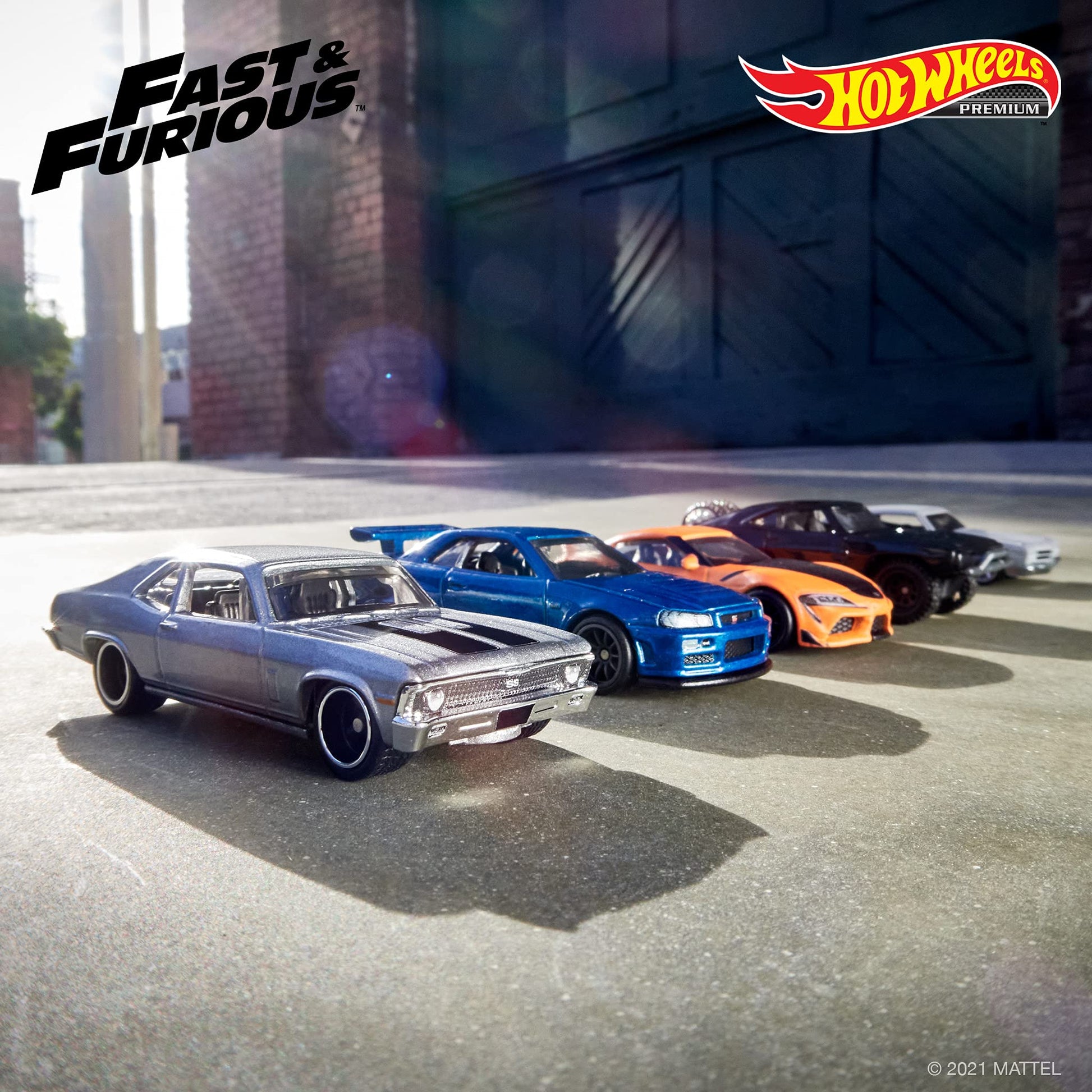 Hot Wheels Fast & Furious Collection of 1:64 Scale Vehicles from The Fast Film Franchise, Modern & Classic Cars, Great Gift for Collectors & Fans