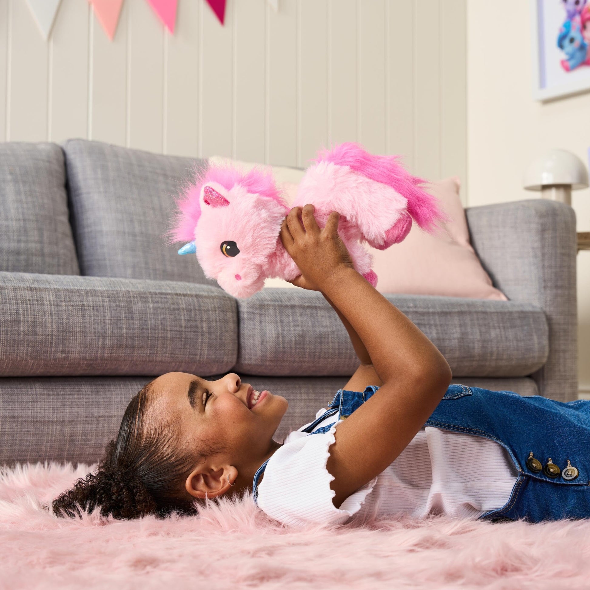 ScruffaLuvs Unicorn Scruffs Plush Toy, Wash to Reveal 1 of 4 Unicorns