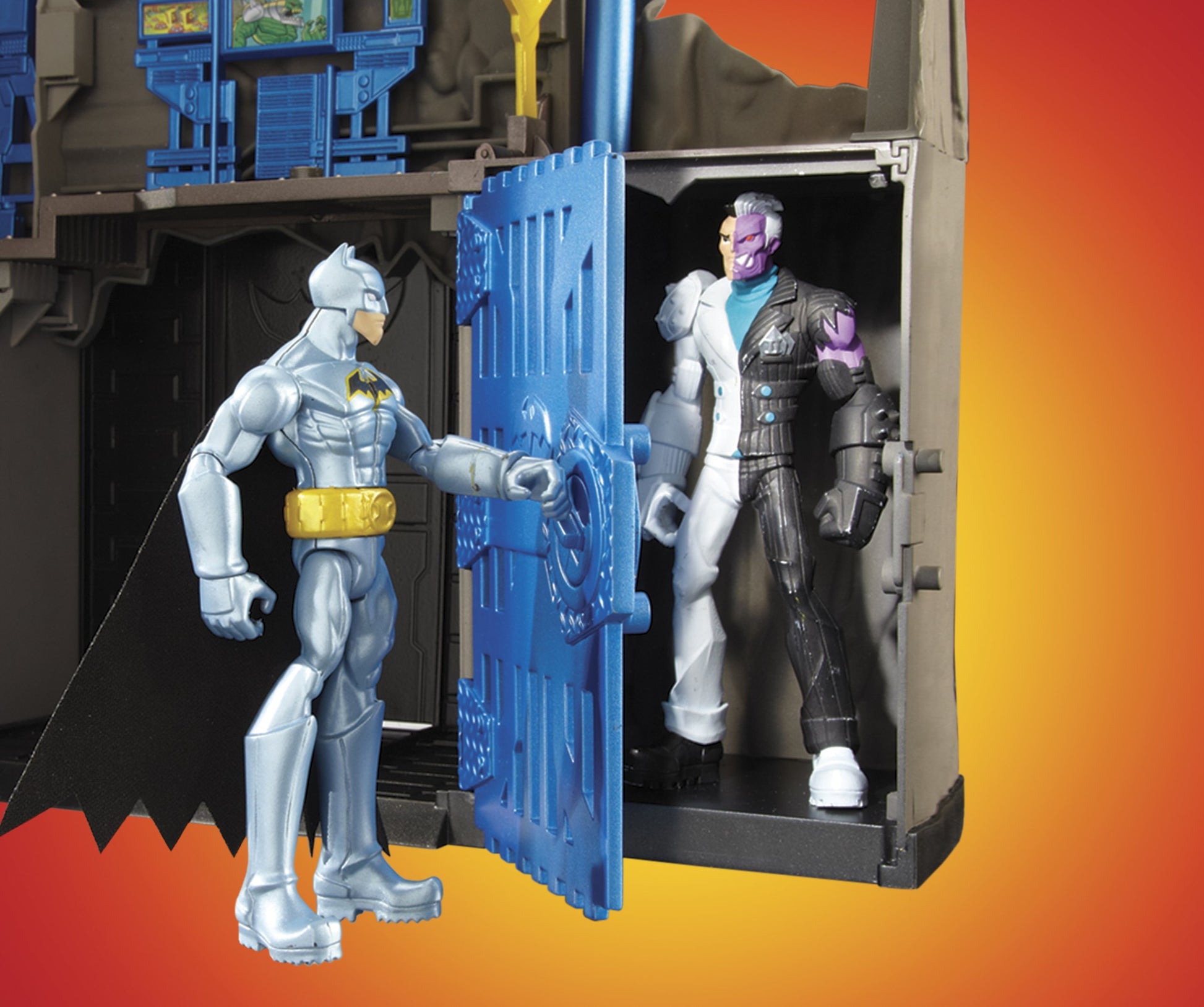 Mattel Batman Power Attack Blast and Battle Batcave Play Set
