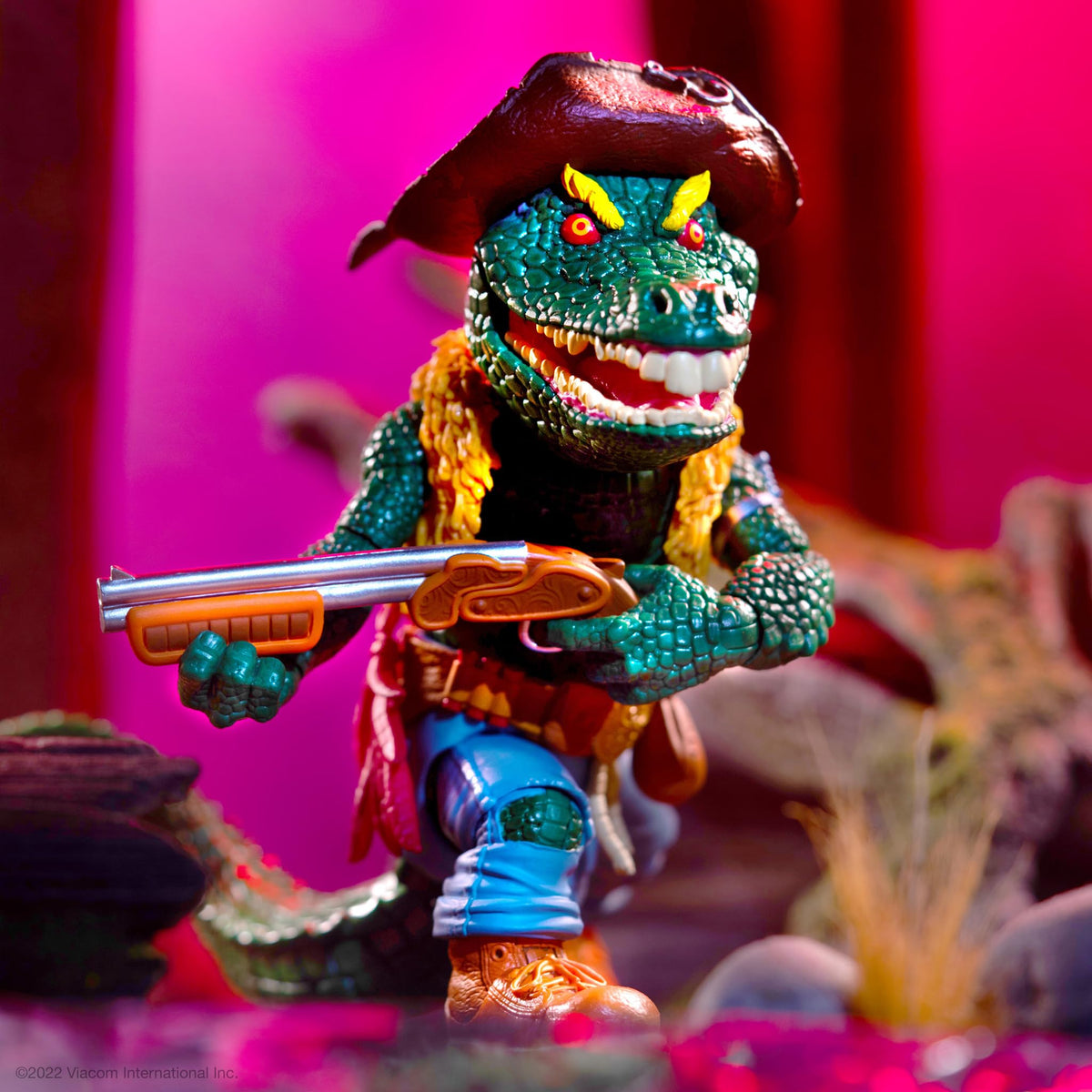 Super7 ULTIMATES! Teenage Mutant Ninja Turtles Leatherhead - 7" TMNT Action Figure with Accessories Classic Cartoon Collectibles and Retro Toys