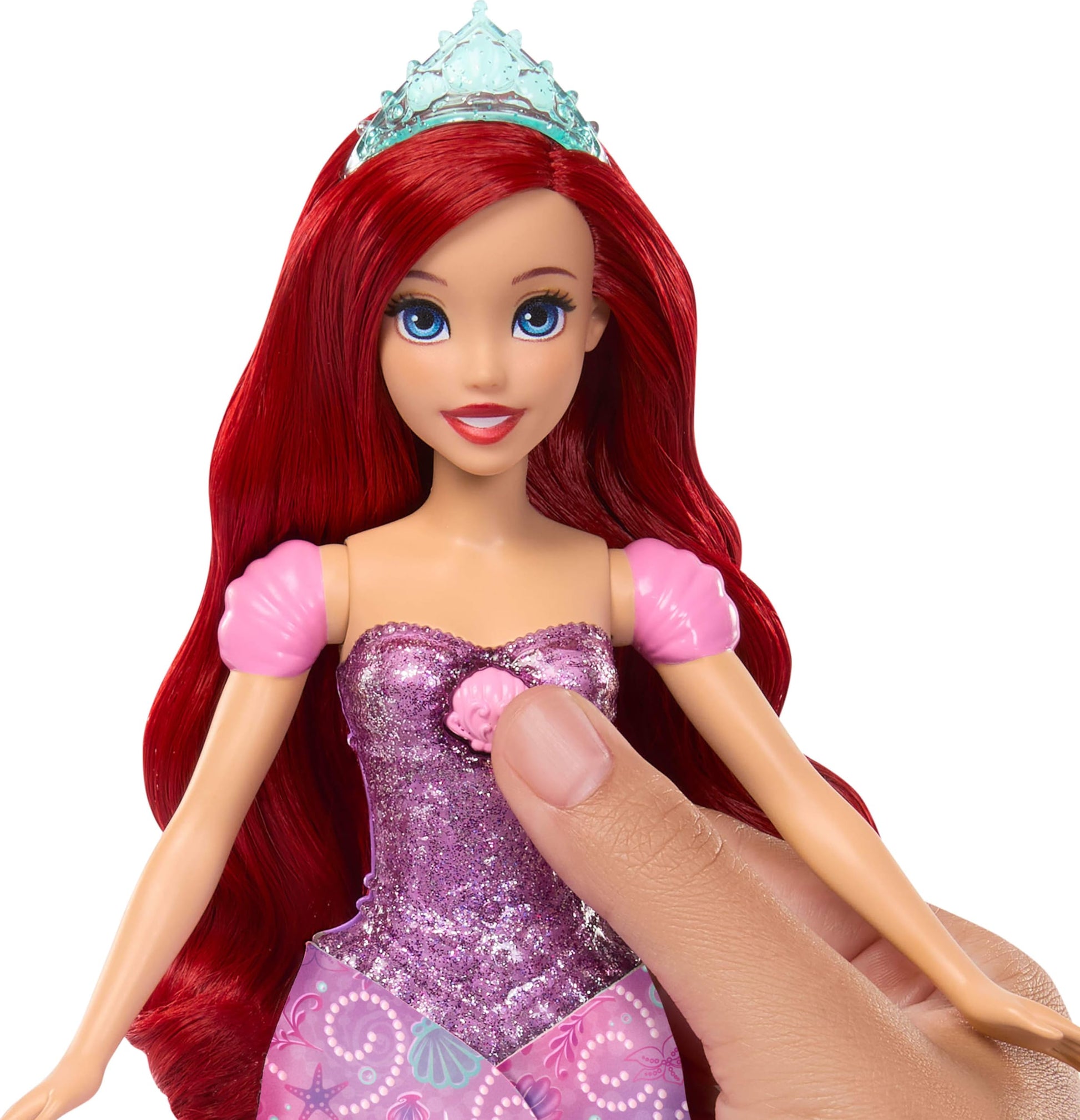Mattel Disney Frozen Elsa Ice Skating Fashion Doll & Accessories with 8 Surprises, Including Snowflake Gem Box, Ring for Child & Play Pieces