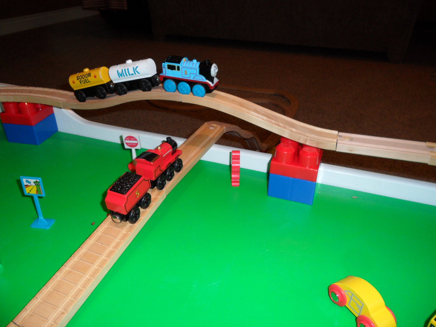 Snug Trac Wood Toy Train Fasteners, Holds Track Together. 40 CT