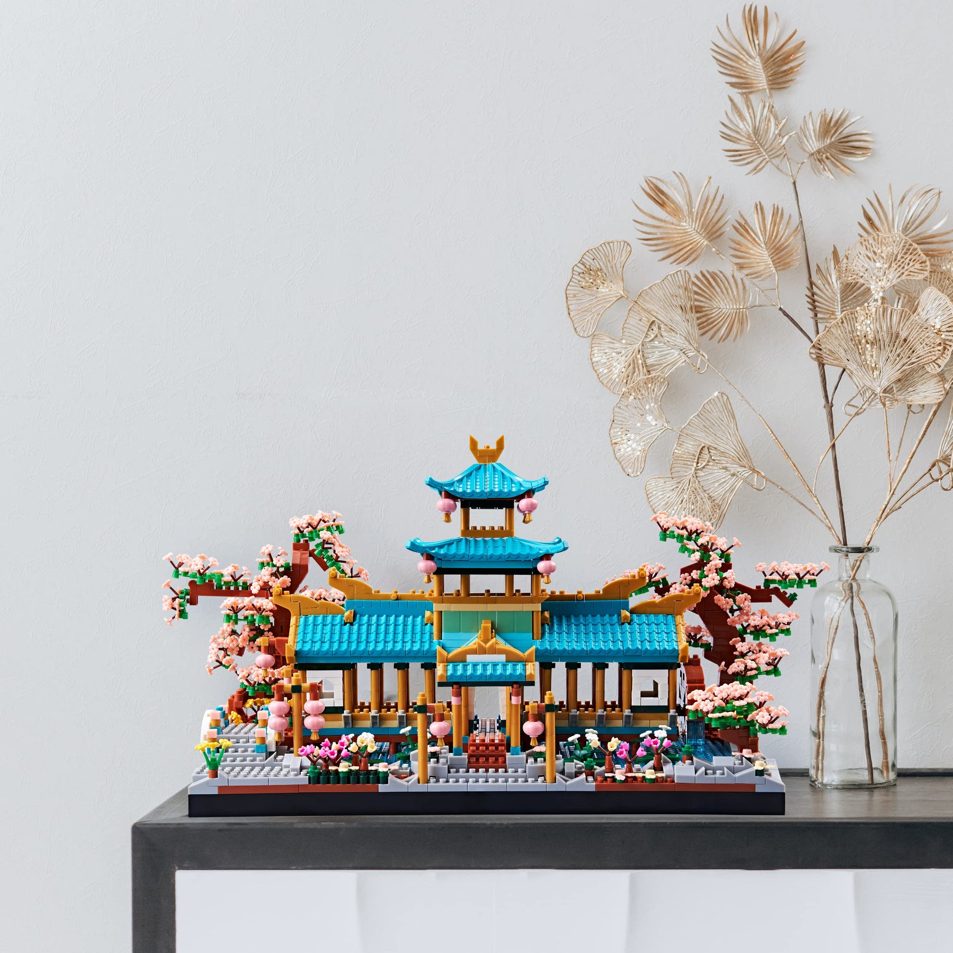 wriyvngs Micro Building Block Set, Chinese Suzhou Garden Architecture Model Kit with Cherry Blossom Bonsai Tree, Japanese Sakura House Model, DIY