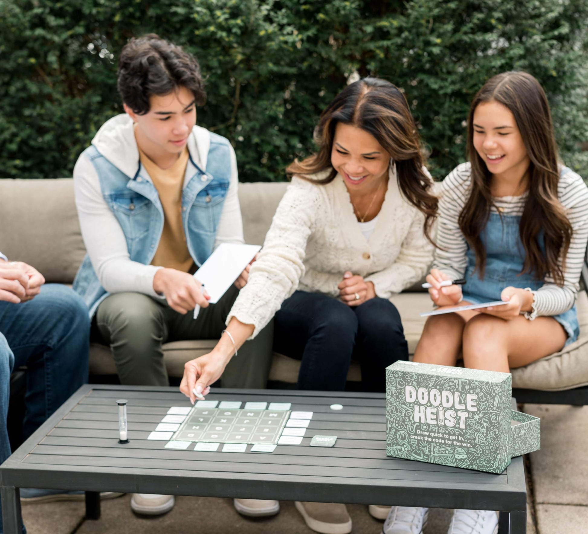 DOODLE HEIST - The Quick Drawing and Deduction Family Party Game for Kids, Teens, College Students, Adults & Families - Perfect for Fun Parties