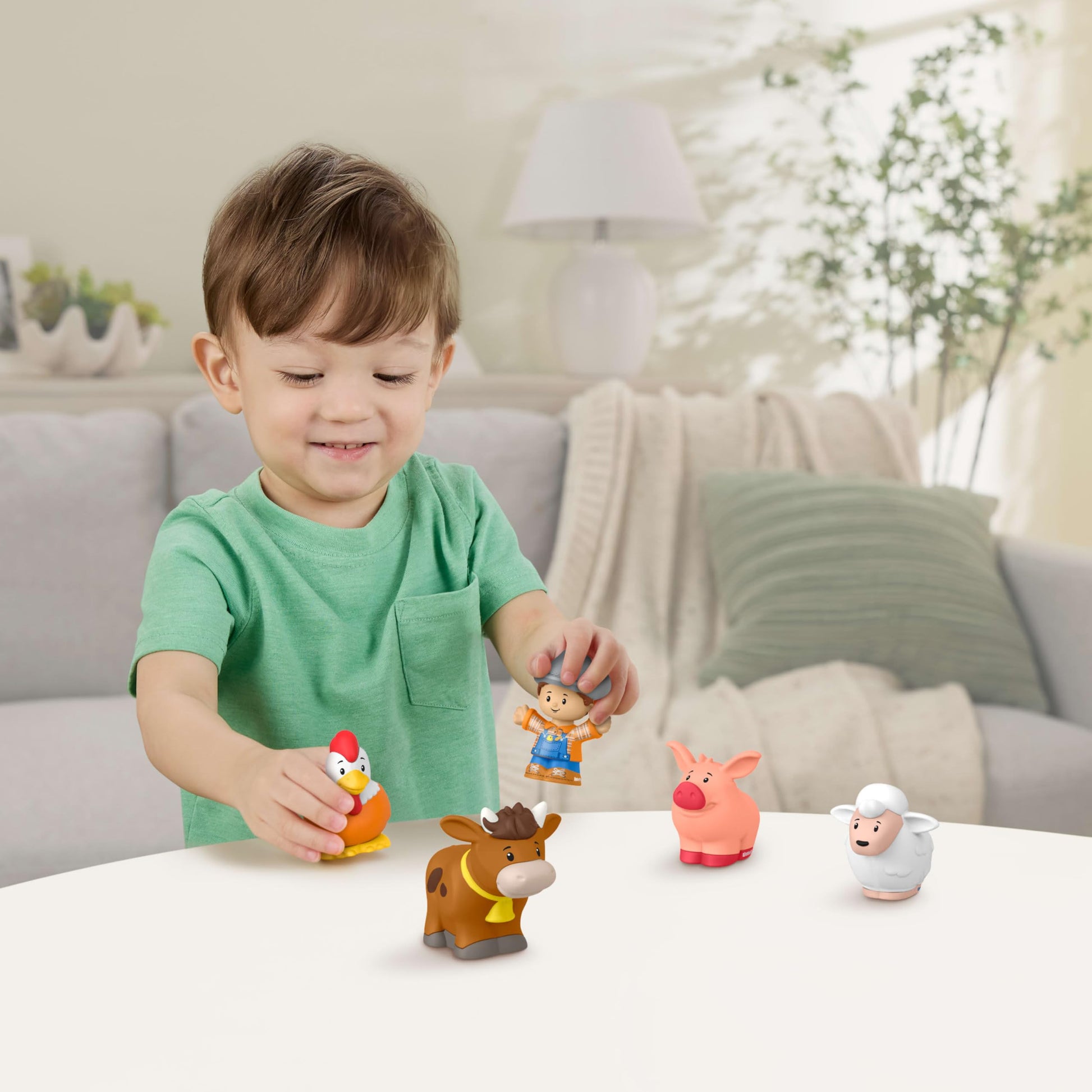 Fisher-Price Little People Farmer & Animals Figure Pack - Farm Playset with Cow, Chicken, Pig & Sheep | Toddler Friendly Pretend Play Set