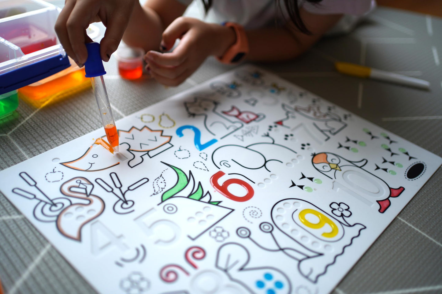 HeyDoodle Wild Digits Sensory Mat - Reusable Silicone Activity Mat for Kids with Educational Themes & Debossed Areas - Doodle Pad Set Includes 9