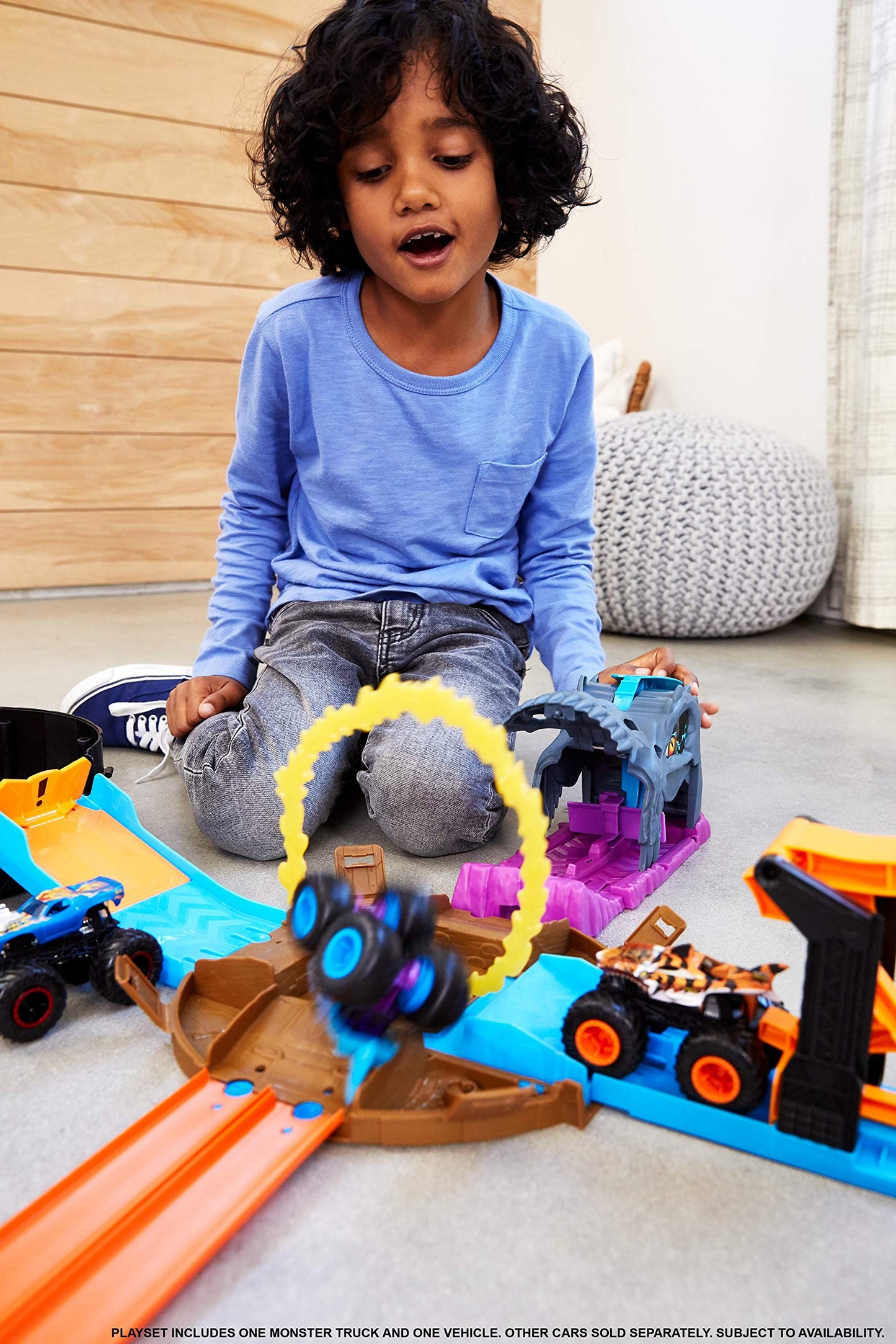 Hot Wheels Monster Truck Pit & Launch Playsets with a 1 Monster Truck & 1 Hot Wheels 1:64 Scale Car, Great Gift for Kids Ages 4 Years & Older