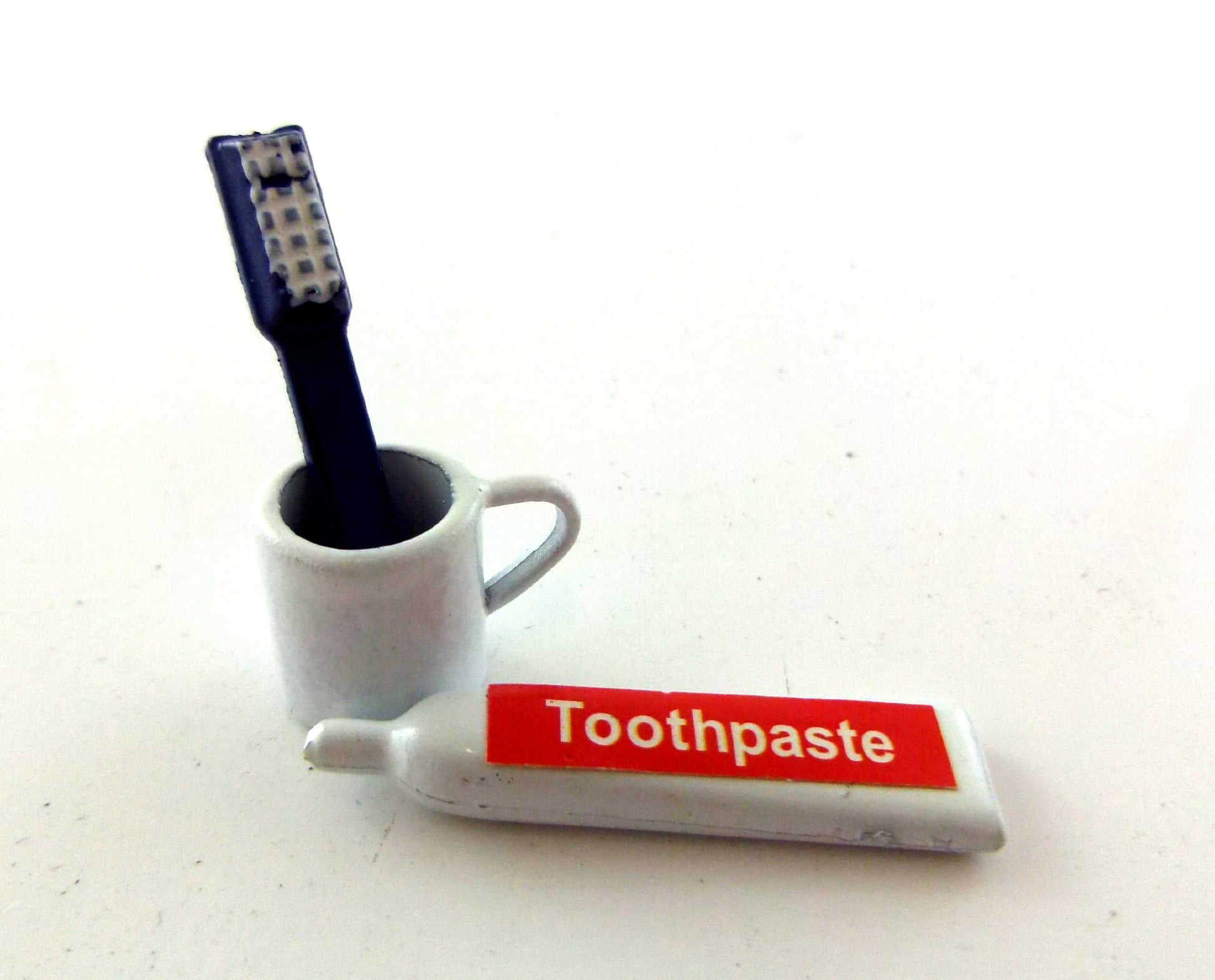 Dollhouse Miniature Toothbrush Set