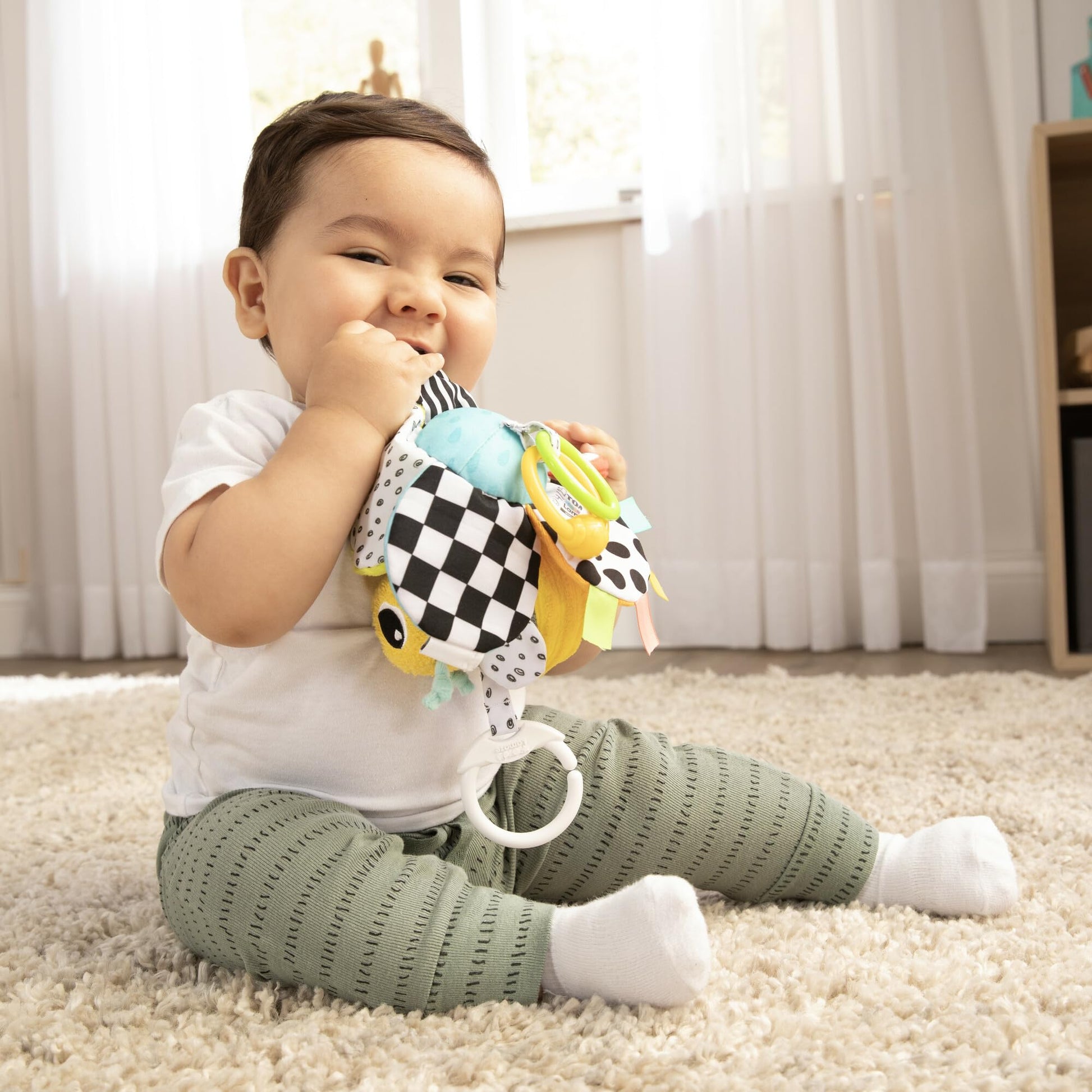 LAMAZE Clip On Car Seat and Stroller Toy - Buzzy The Bee - Crinkle Car Seat and Stroller Toys - Sensory Travel Toys for Babies - Infant Toys Ages 0