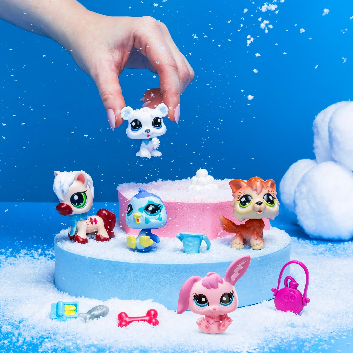 Littlest Pet Shop - Winter Besties Collector Set - LPS Gen 7, Authentic Mystery Figures, Surprise Collectible Kidult Toy, Girls, Boys, Kids, Tweens