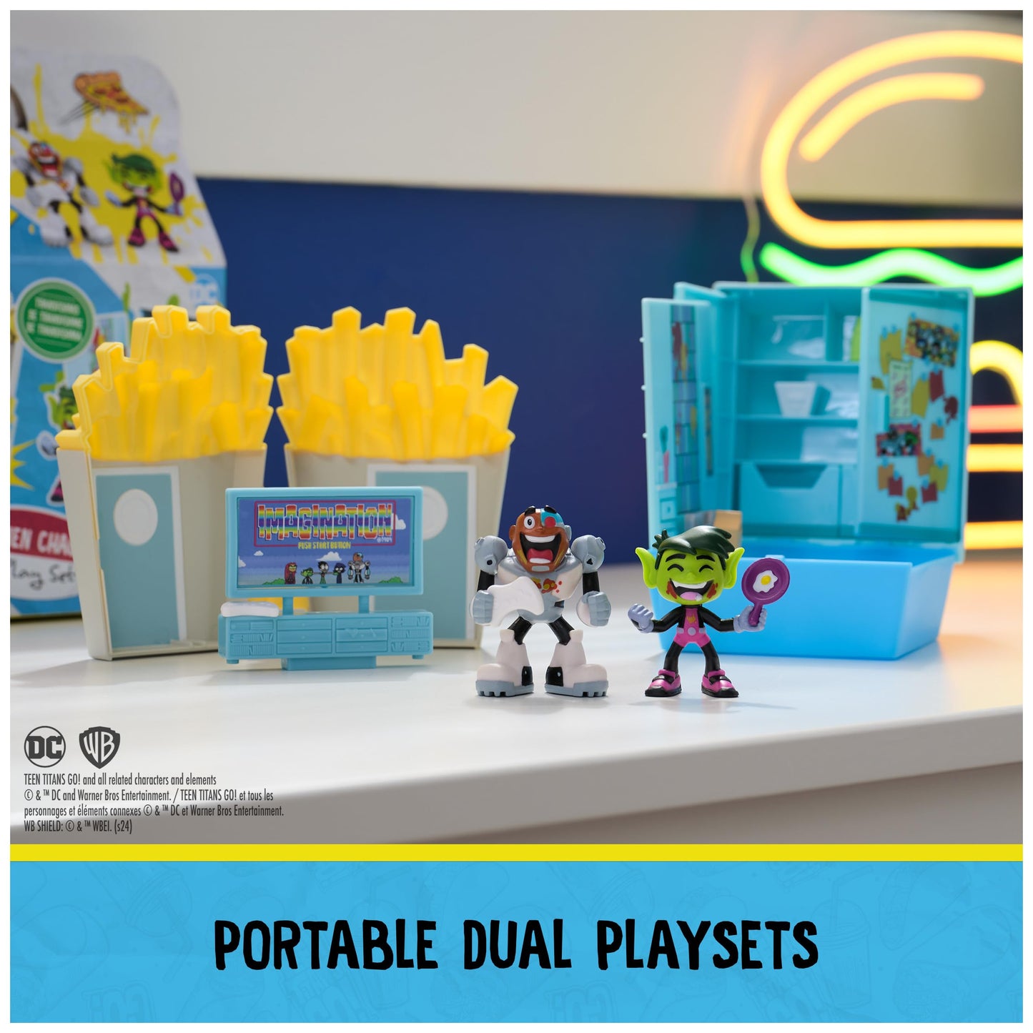 Spin Master Teen Titans Go! Kitchen Chaos Dis-Play Set with Beast Boy and Cyborg Figures and Accessories, Playset Kids Toys for Boys and Girls 4