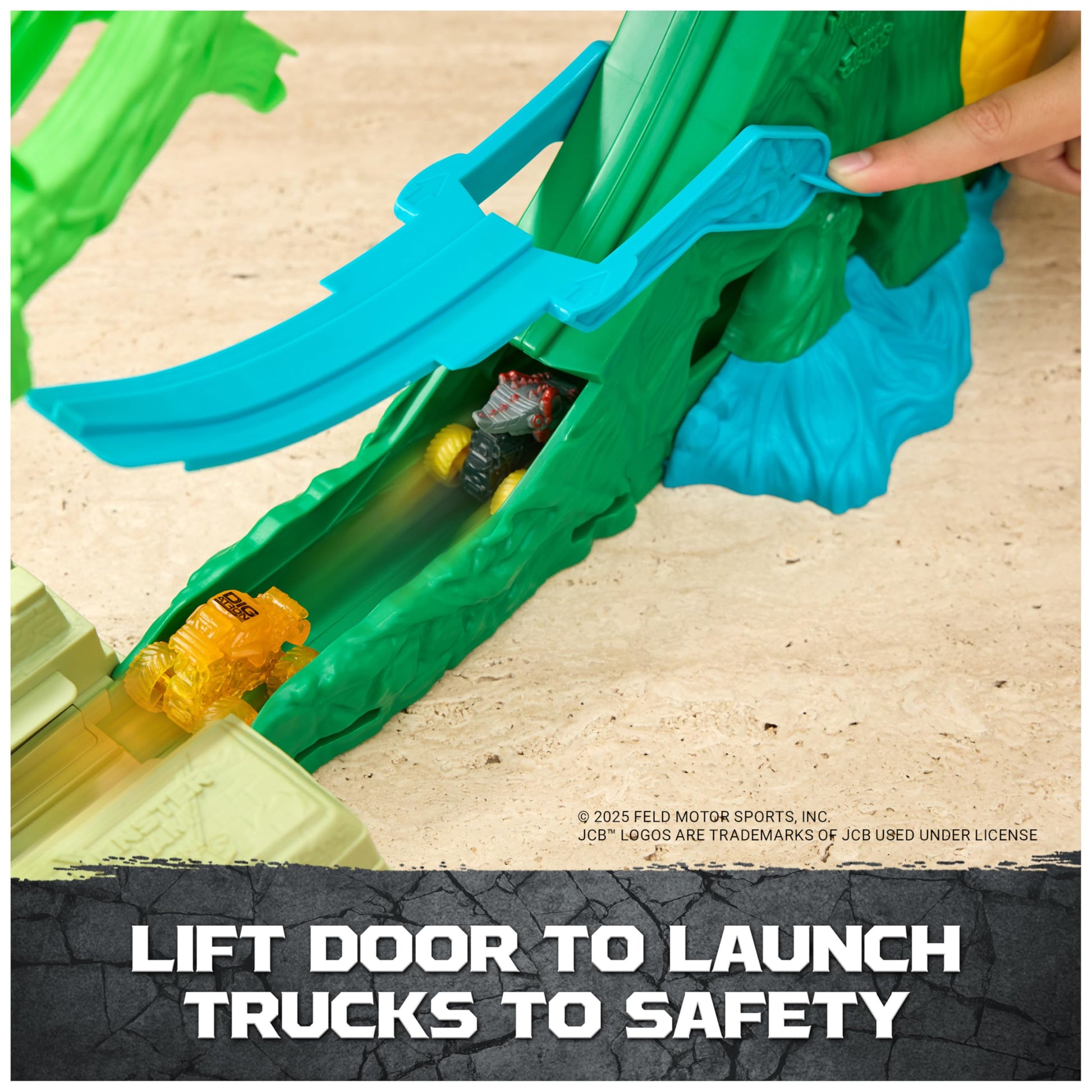 Monster Jam Mini Jams, Cobra’s Crazy Escape 28” Motorized Playset, 2 Exclusive Die-Cast ThunderROARus and JCB Digatron Monster Trucks, Kids Toys
