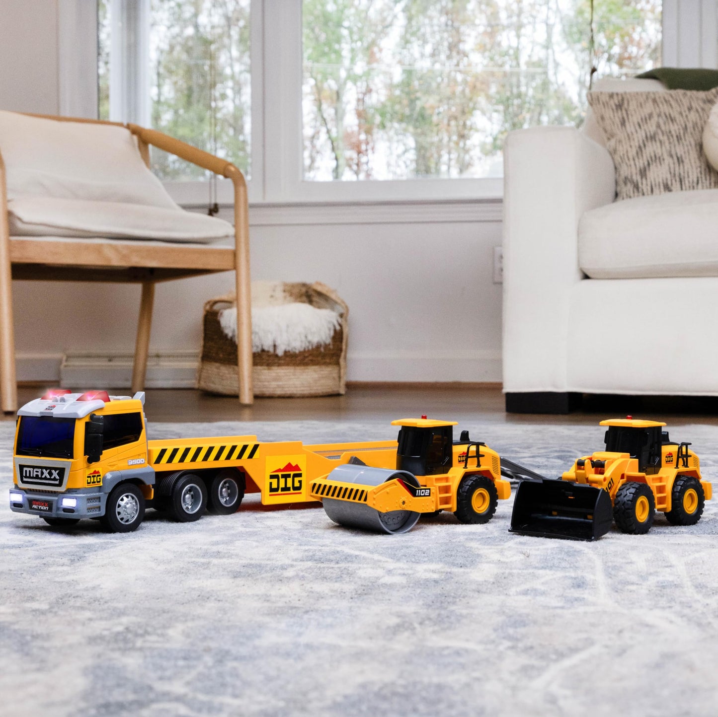 Maxx Action Deluxe Large Construction Long Hauler with 2 Vehicles, Lights and Sound, 3+
