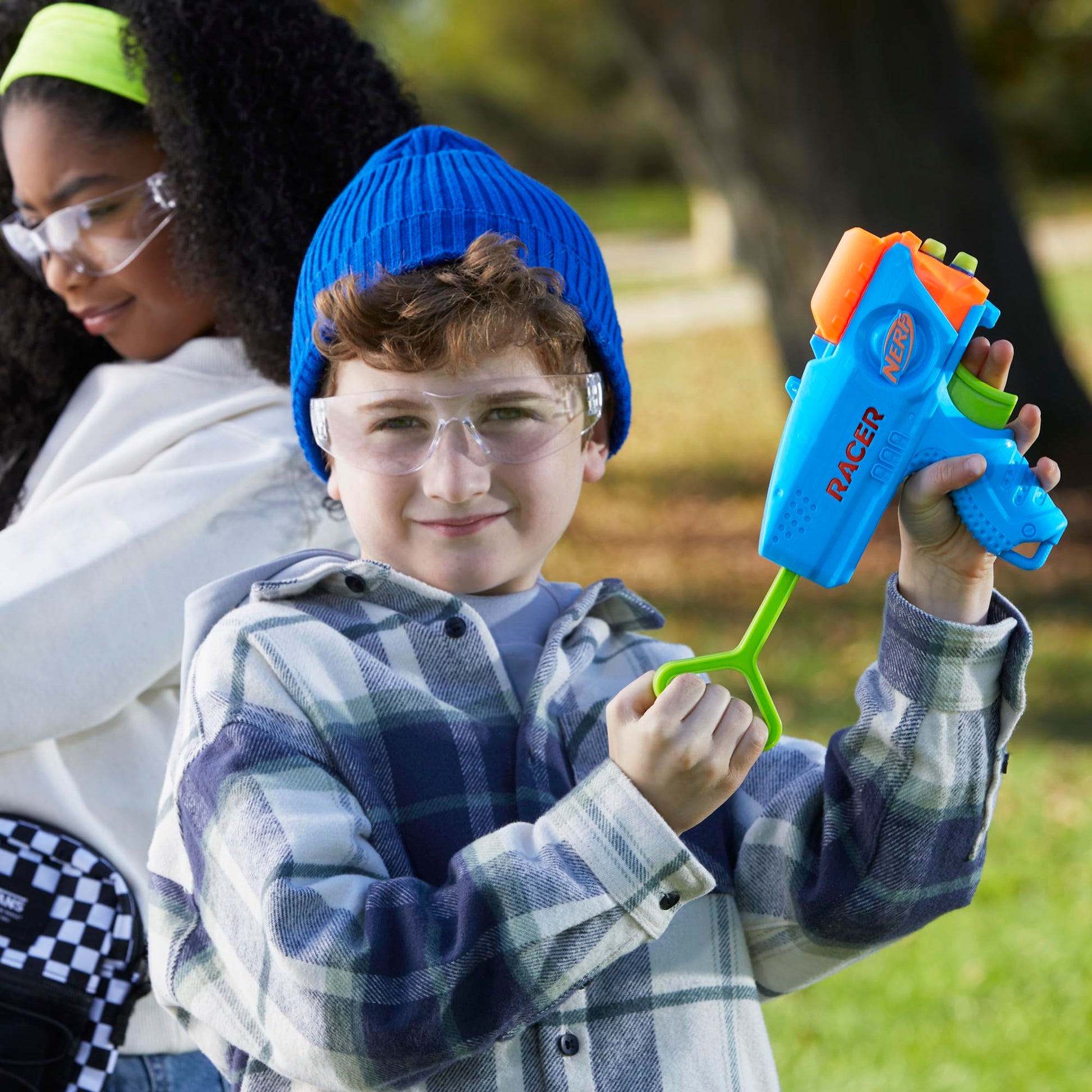 NERF Elite Junior Racer Easy Play Dart Blaster, 4 Nerf Elite Darts, Nerf Blaster Outdoor Toys, for Kids, Ages 6+
