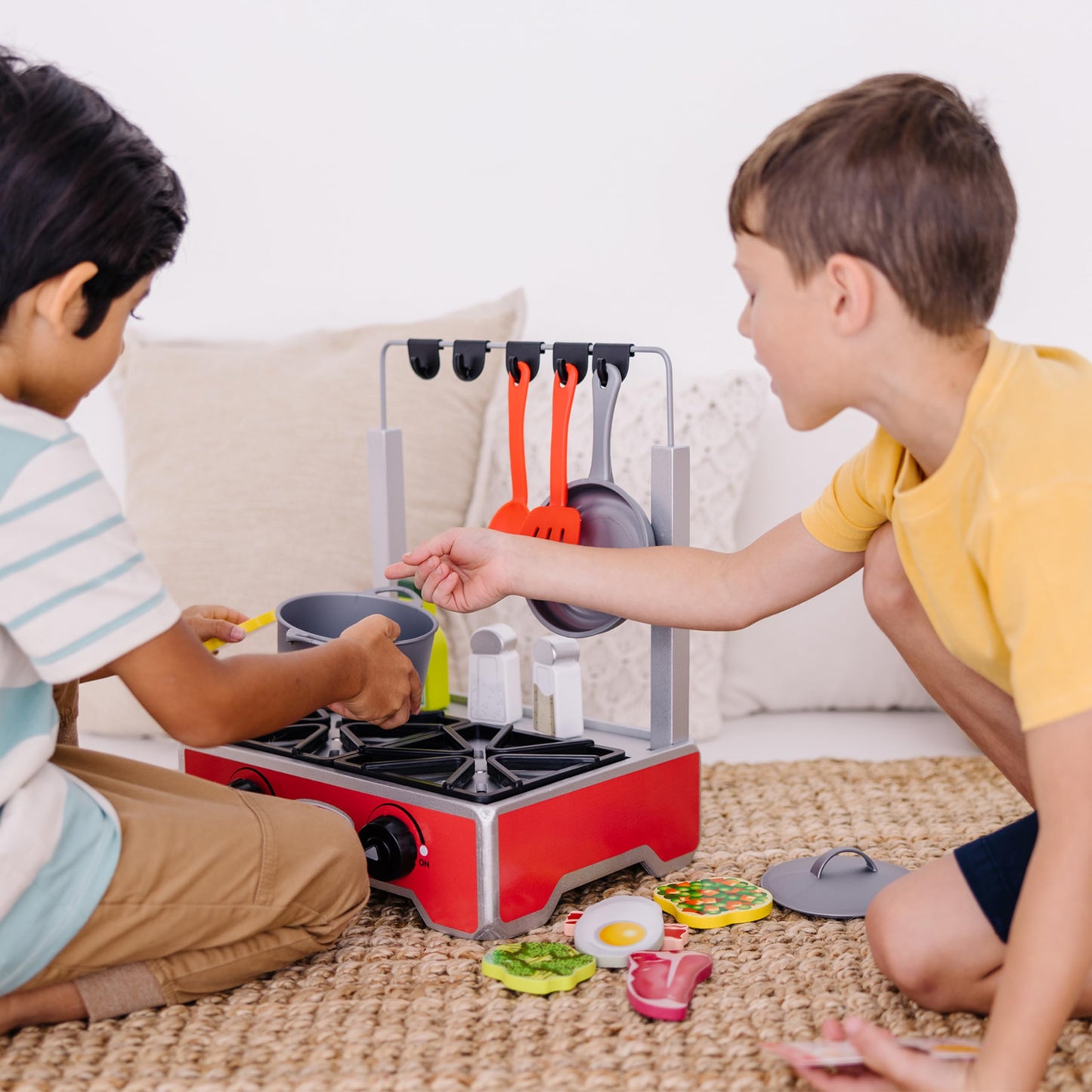 Melissa & Doug 19-Piece Deluxe Wooden Cooktop Set with Wooden Play Food, Durable Pot and Pan