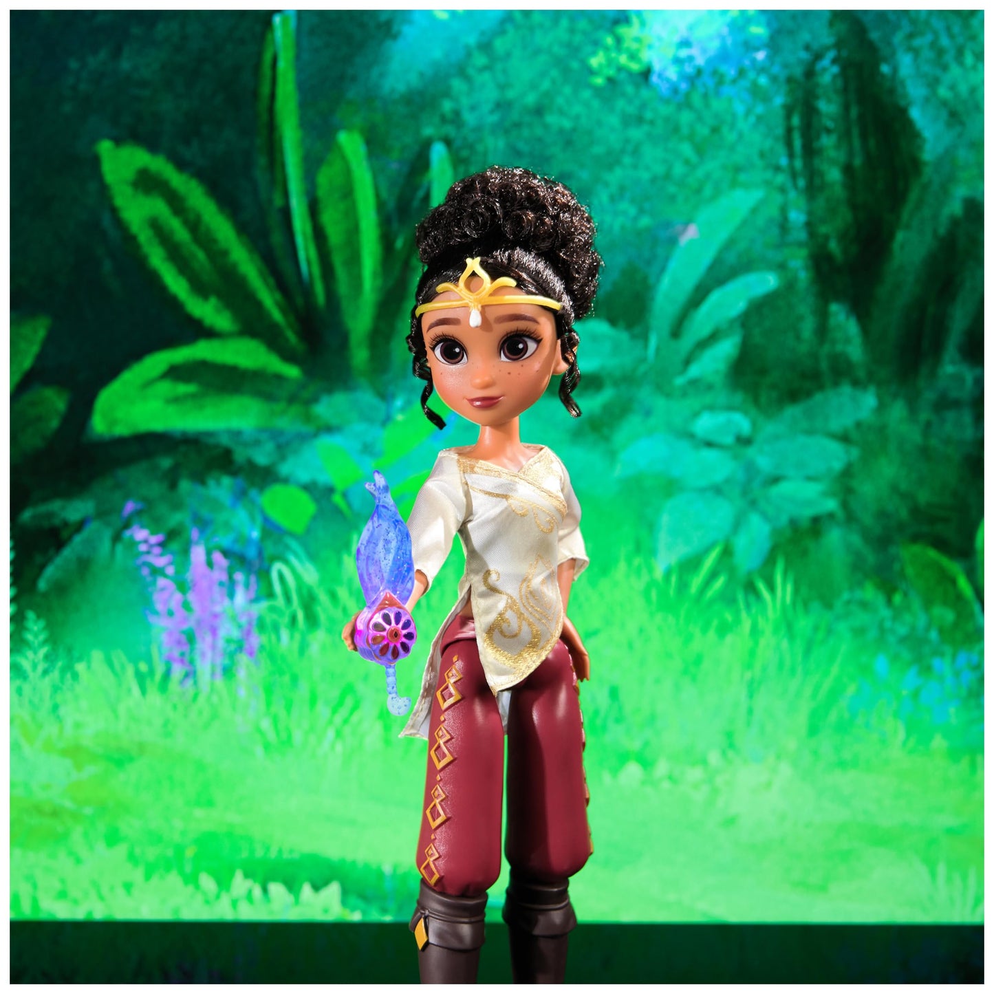Spellbound, Singing Ellian 9.5-inch Doll with 3 Songs, Sounds & Lights, 3 Doll Accessories, from the Netflix Movie, Kids Toys for Girls & Boys Ages 6+