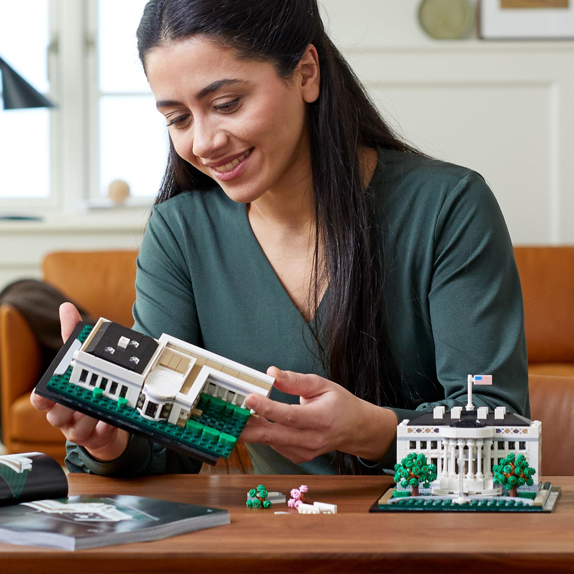 LEGO Architecture Collection: The White House 21054 - Model Building Kit, Creative Set for Adults and Teens, Energizing DIY Project, Iconic