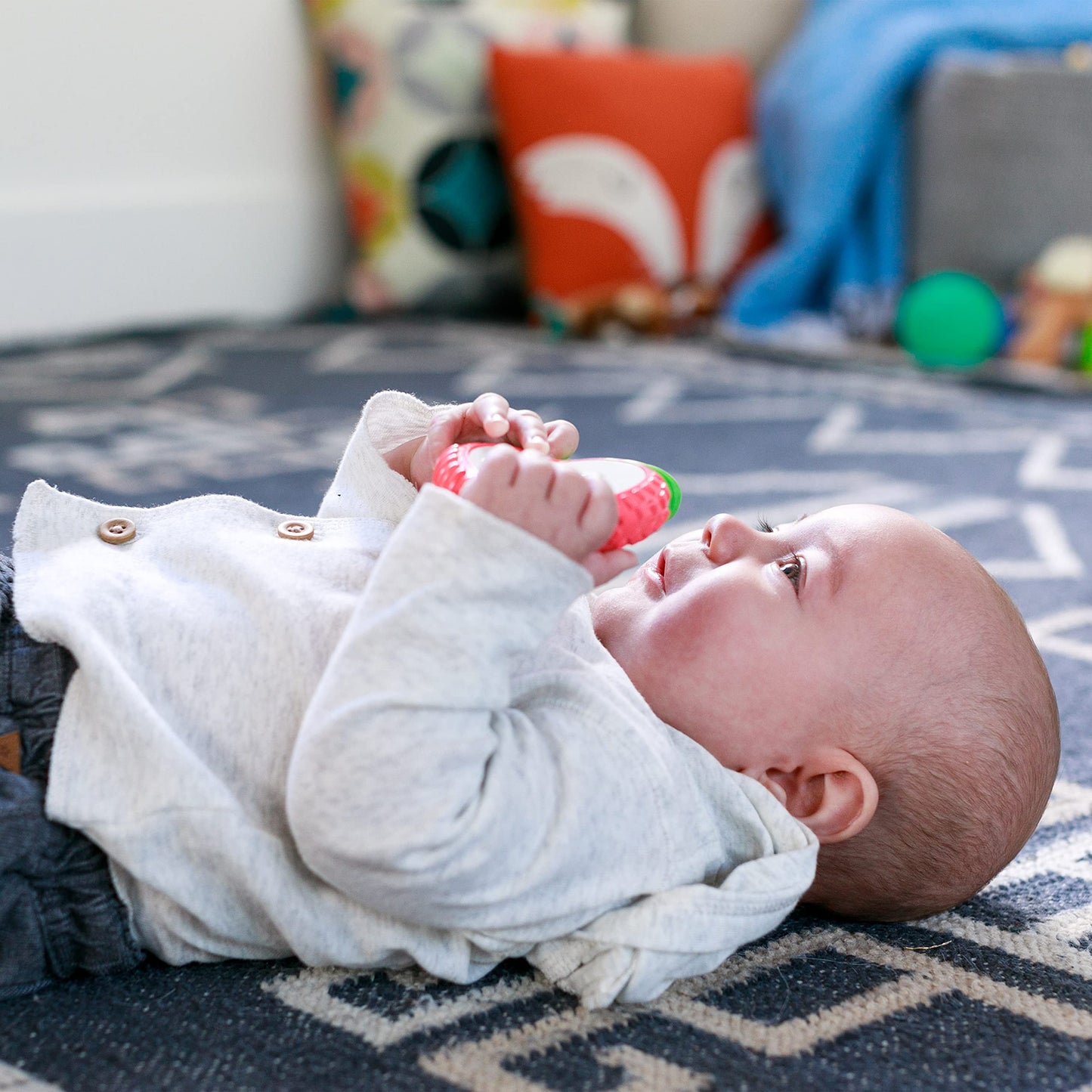 Infantino Lil' Nibbles Vibrating Baby Teether Apple