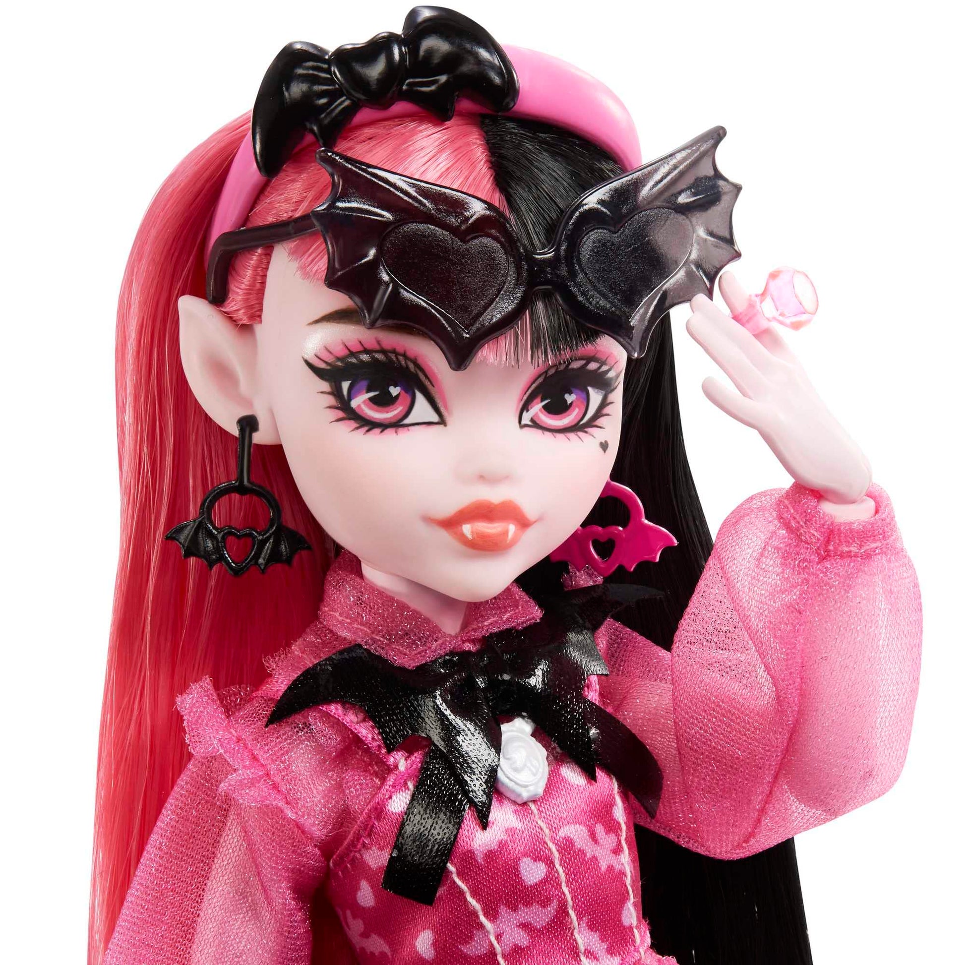 Monster High Doll, Draculaura with Pink & Black Hair in Signature Look with Fashion Accessories & Pet Bat Count Fabulous
