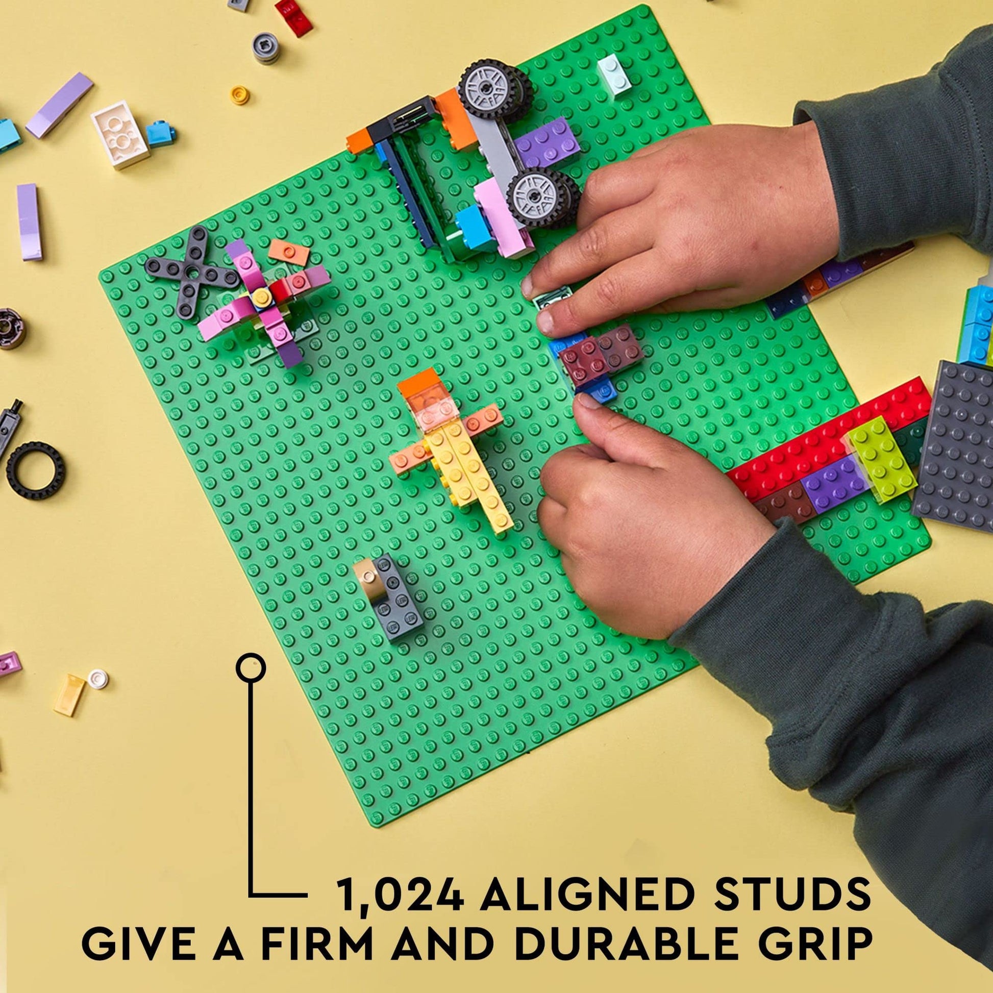 LEGO Classic Green Baseplate, Square 32x32 Stud Foundation to Build, Play, and Display Brick Creations, Great for Grassy Nature Landscapes, 11023,4+