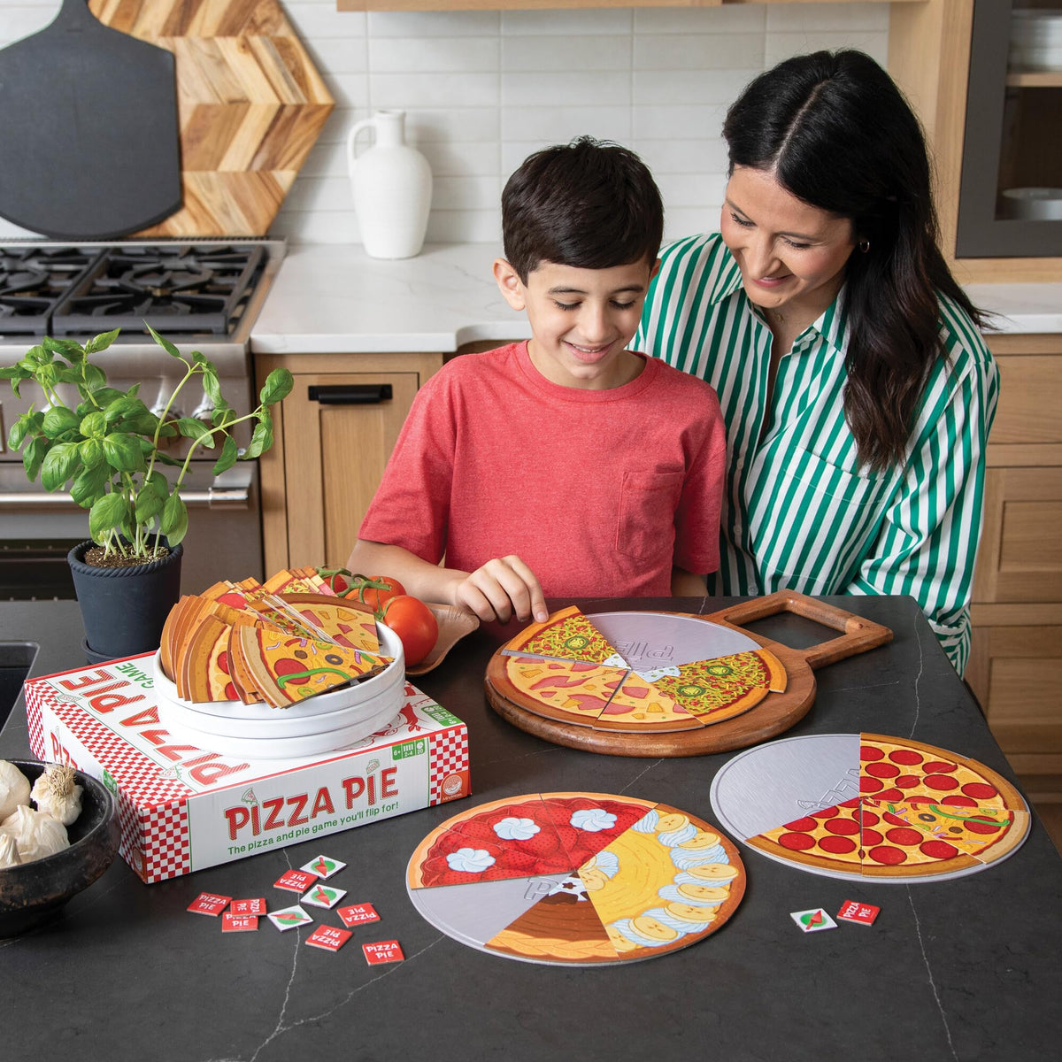 MindWare Pizza Pie Cooperative Game for 6 Year Olds and up - Match Flavors and Win As A Team, 2 to 4 Players