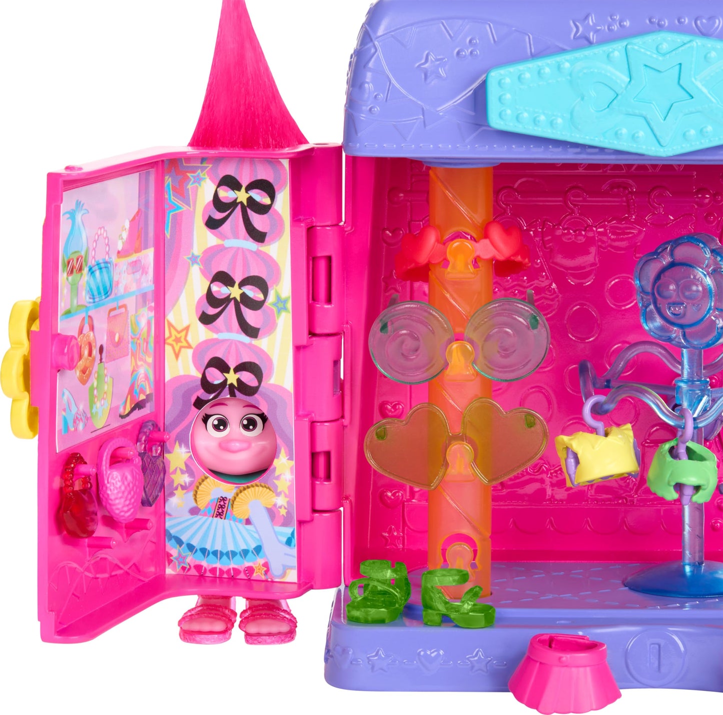 Mattel DreamWorks Trolls Fun Fair Surprise Fairtastic Fashion Boutique Playset with Queen Poppy Small Doll & 25 Accessories