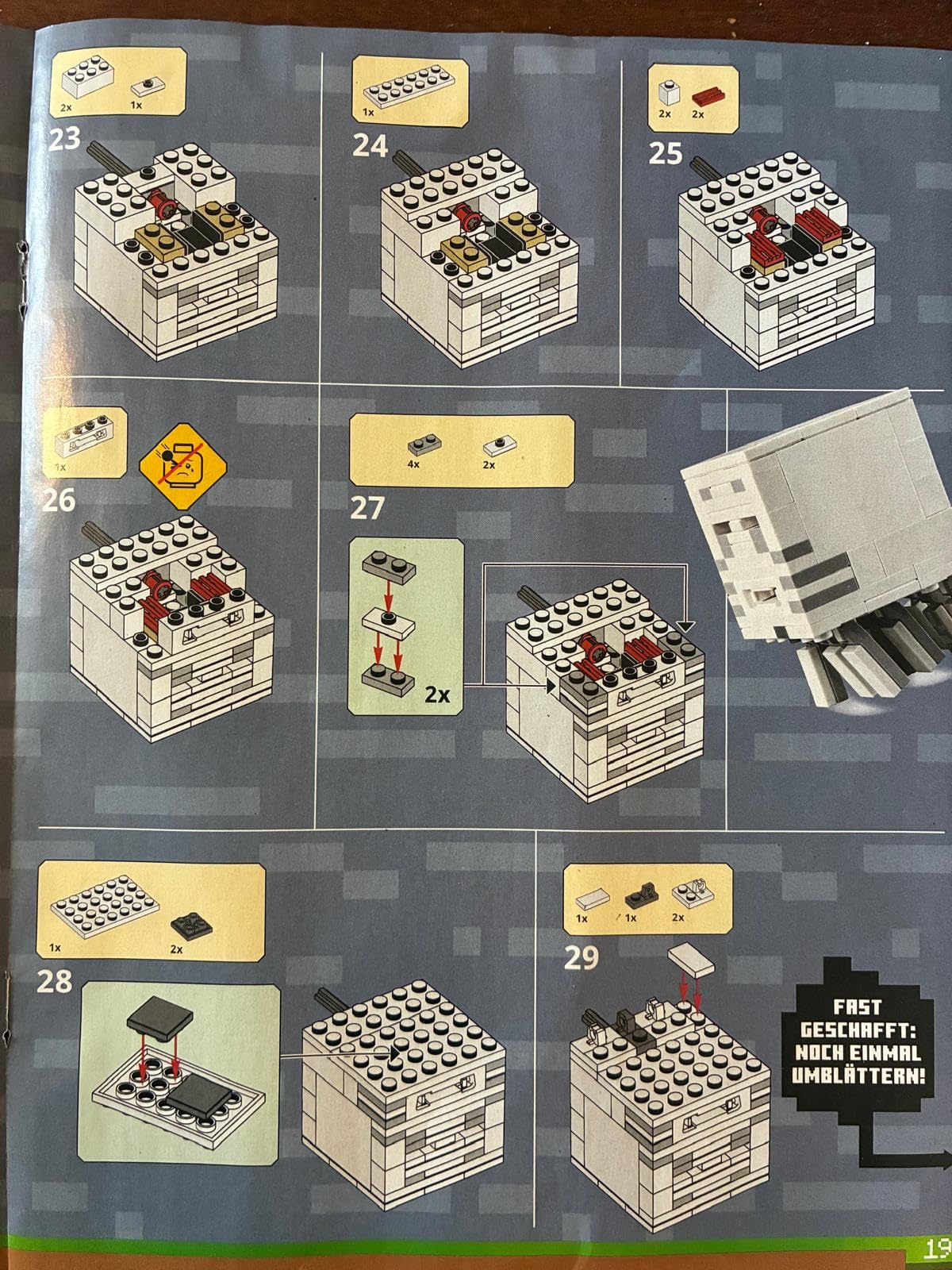 LEGO Minecraft: Ghast Minifigure with Shooting Fireball - Ages 6+ (106 pcs)