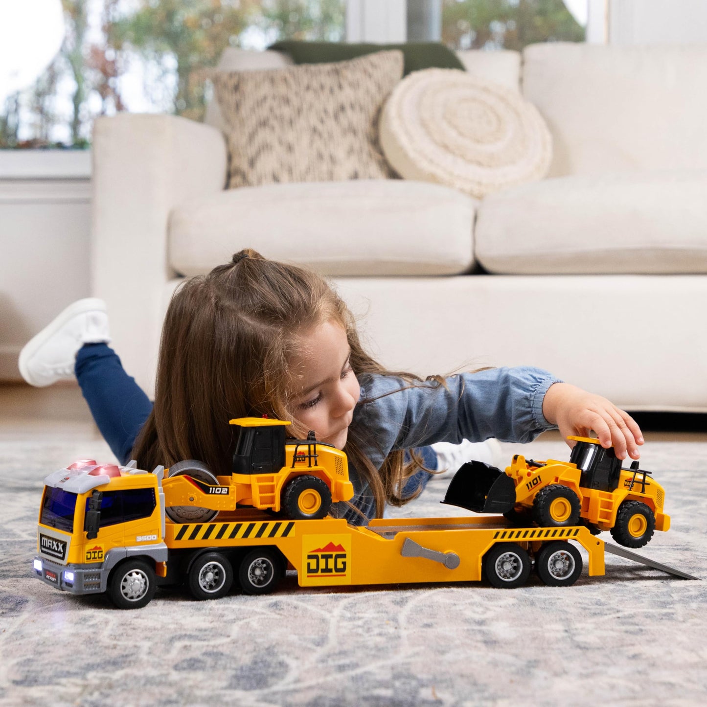 Maxx Action Deluxe Large Construction Long Hauler with 2 Vehicles, Lights and Sound, 3+