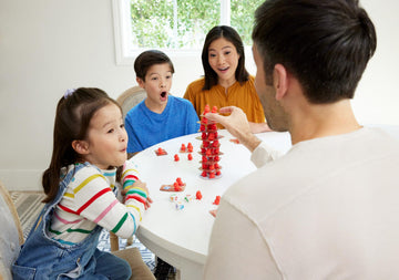Mattel Games Beaver Building Fun Game for Family Nights, Game Nights, Travel & Camping for 2-4 Players 6 and Up with 45 Beaver Figures, 14