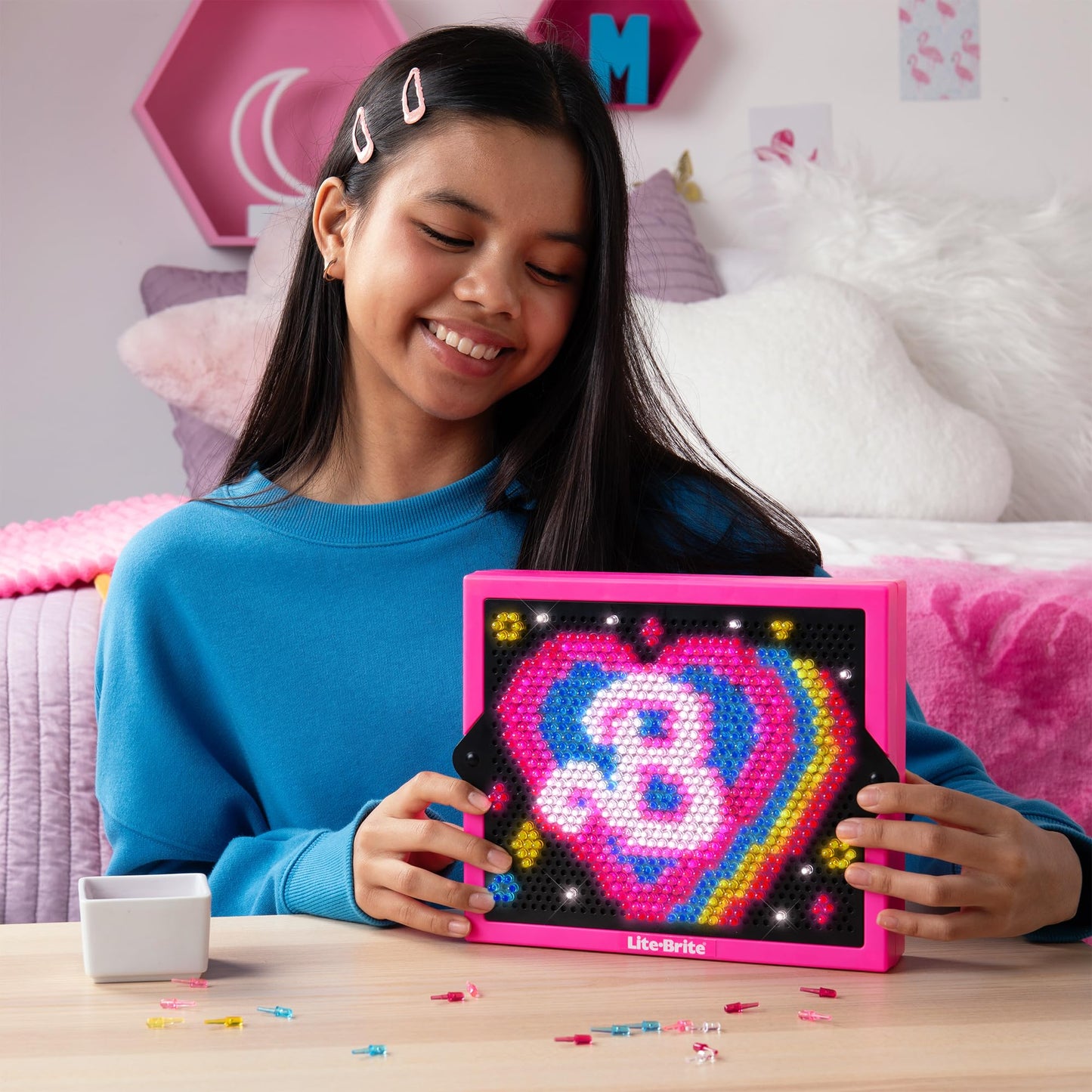Lite Brite Super Bright HD, Barbie Edition - Creative Retro Light-Up Screen - Educational Play for Children, Enhances Creativity, Gift for Girls