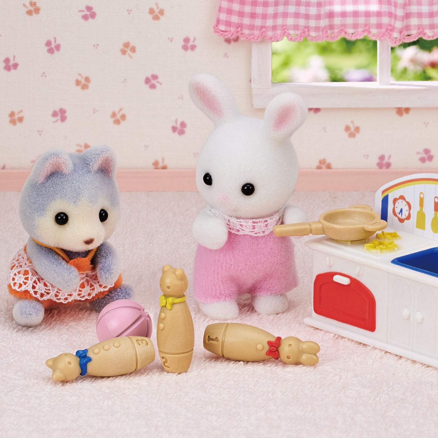Calico Critters Baby's Toy Box - Includes Snow Rabbit and Panda Babies