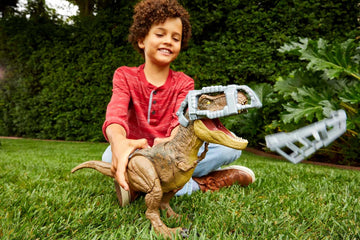 Mattel Jurassic World Camp Cretaceous Dinosaur Toy, Stomp 'n Escape Tyrannosaurus T Rex Action Figure with Stomping Motion