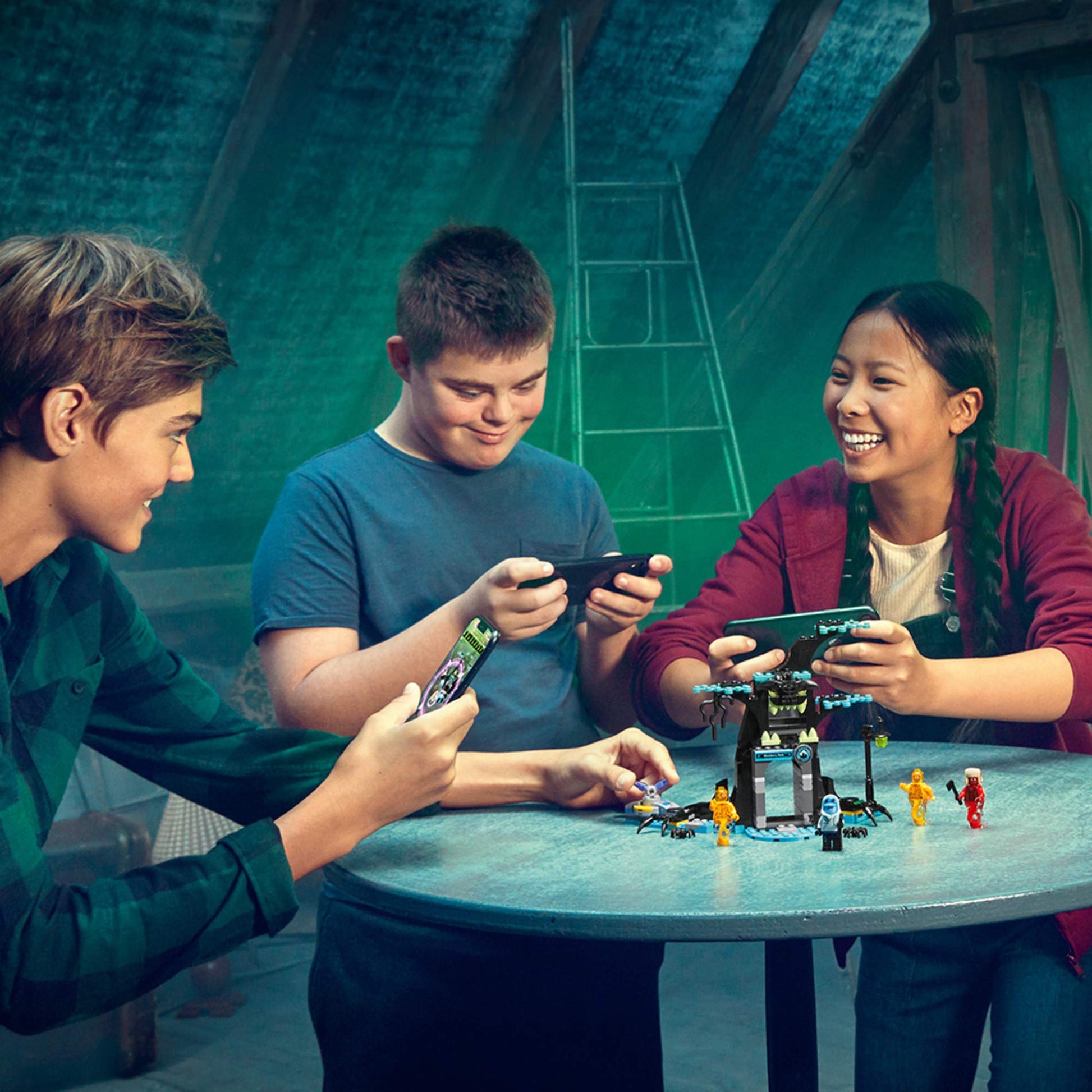 LEGO Hidden Side Welcome to The Hidden Side 70427 Ghost Toy, Cool Augmented Reality Play Experience for Kids, New 2020 (189 Pieces)