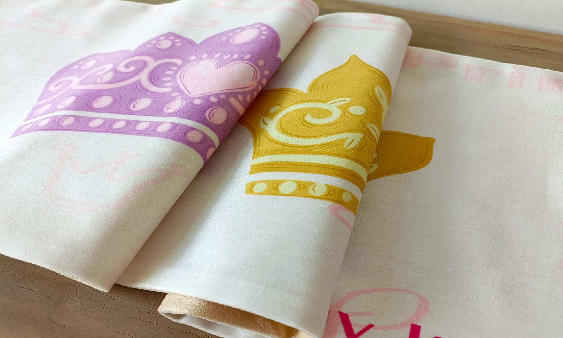 whooplaArt Double-Layer Table Runner Bed Runner Princess Birthday Party Kids Girls Pink Crown Decorative Long Tablecloth Bed Scarf Farmhouse Dining