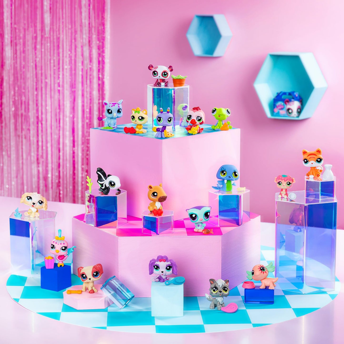 Littlest Pet Shop - Pet Surprise Display - Series 3 18 Pets Collector Set + 1 Bonus Pet, Gen 7 Authentic LPS Bobble Head Toy Figure, Collectible Toy