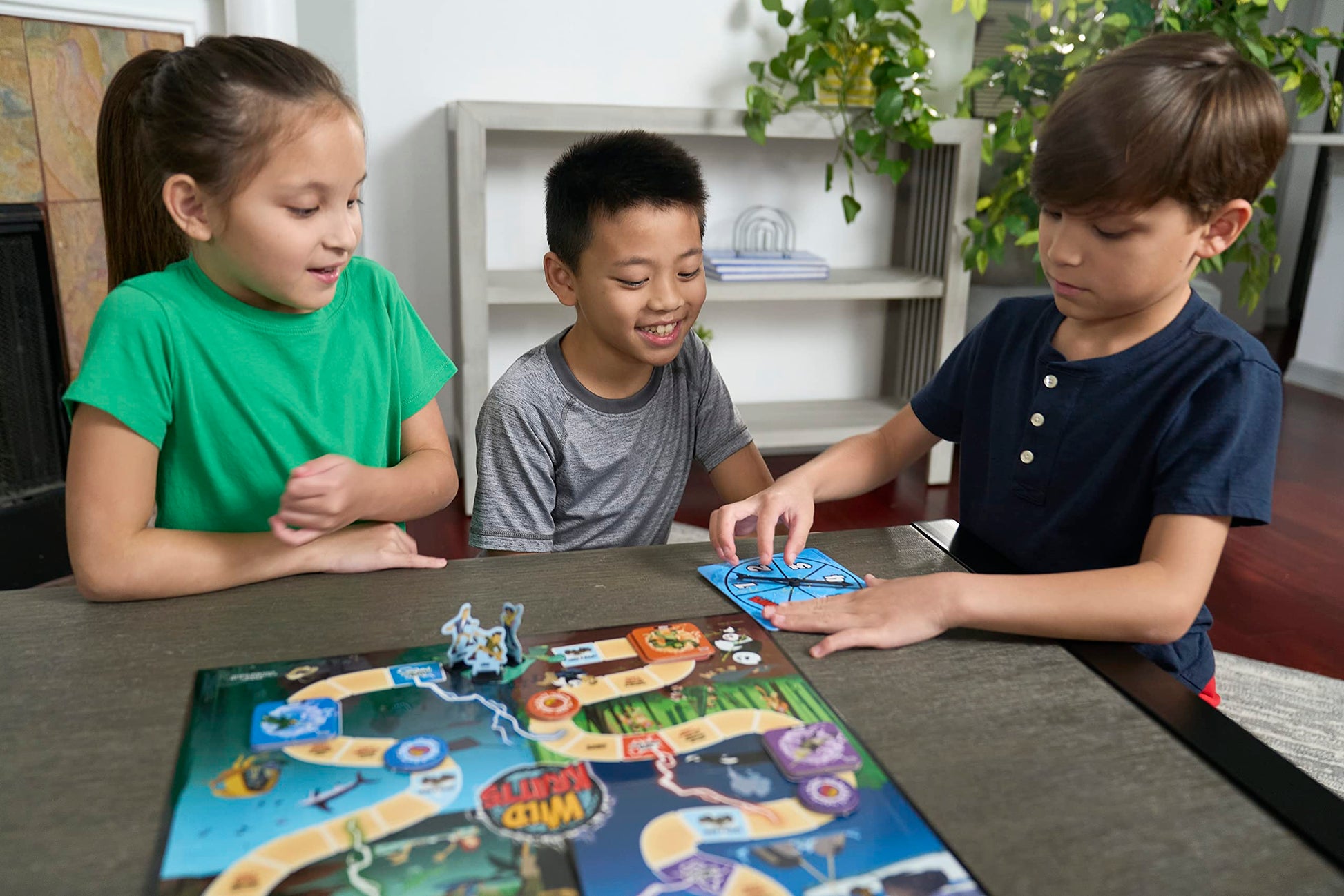 Pressman Wild Kratts Race Around the World Board Game Multicolor, 5"