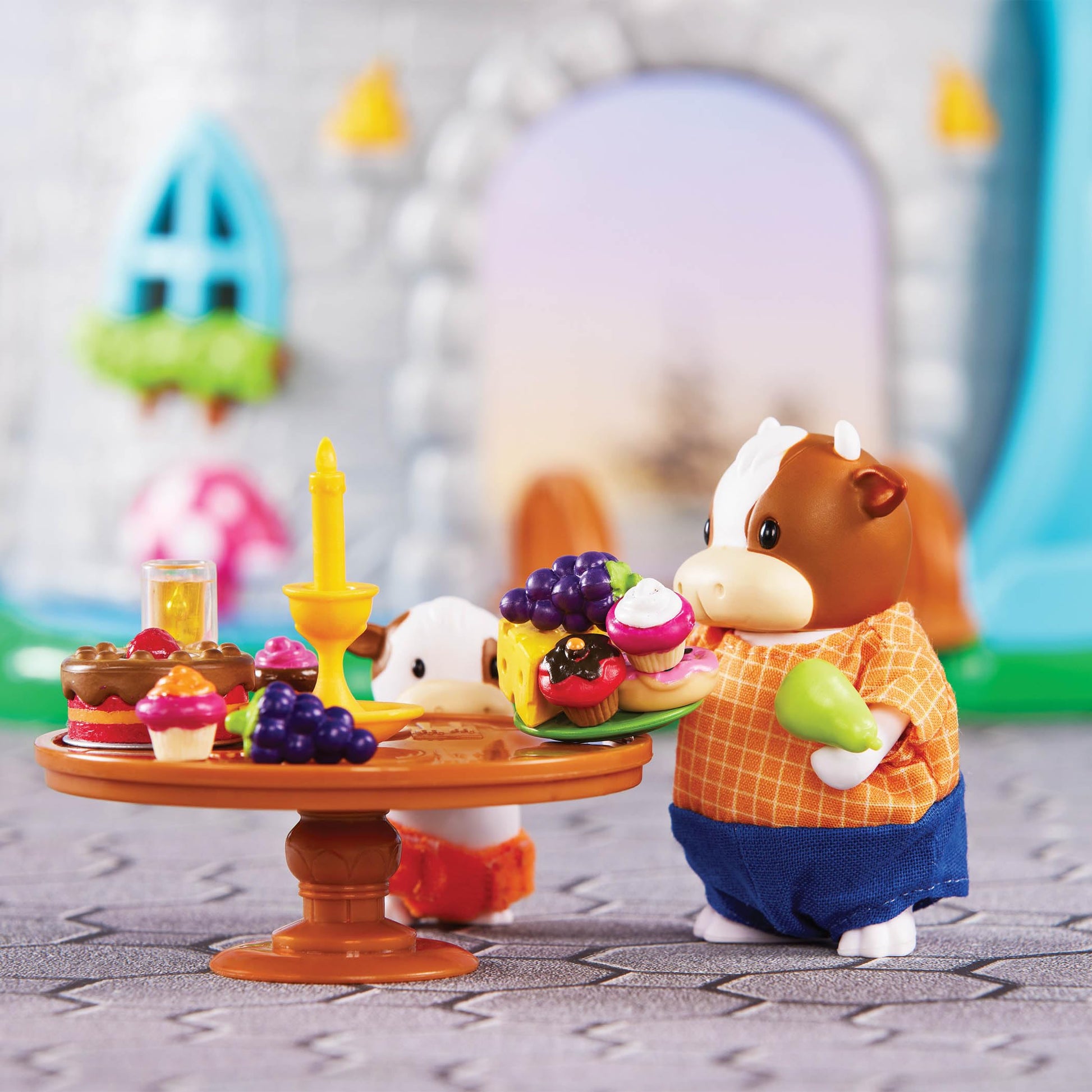 Li'l Woodzeez FitzMoo Cow Family, 7 Posable Figures, Non-Flocked, Playsets