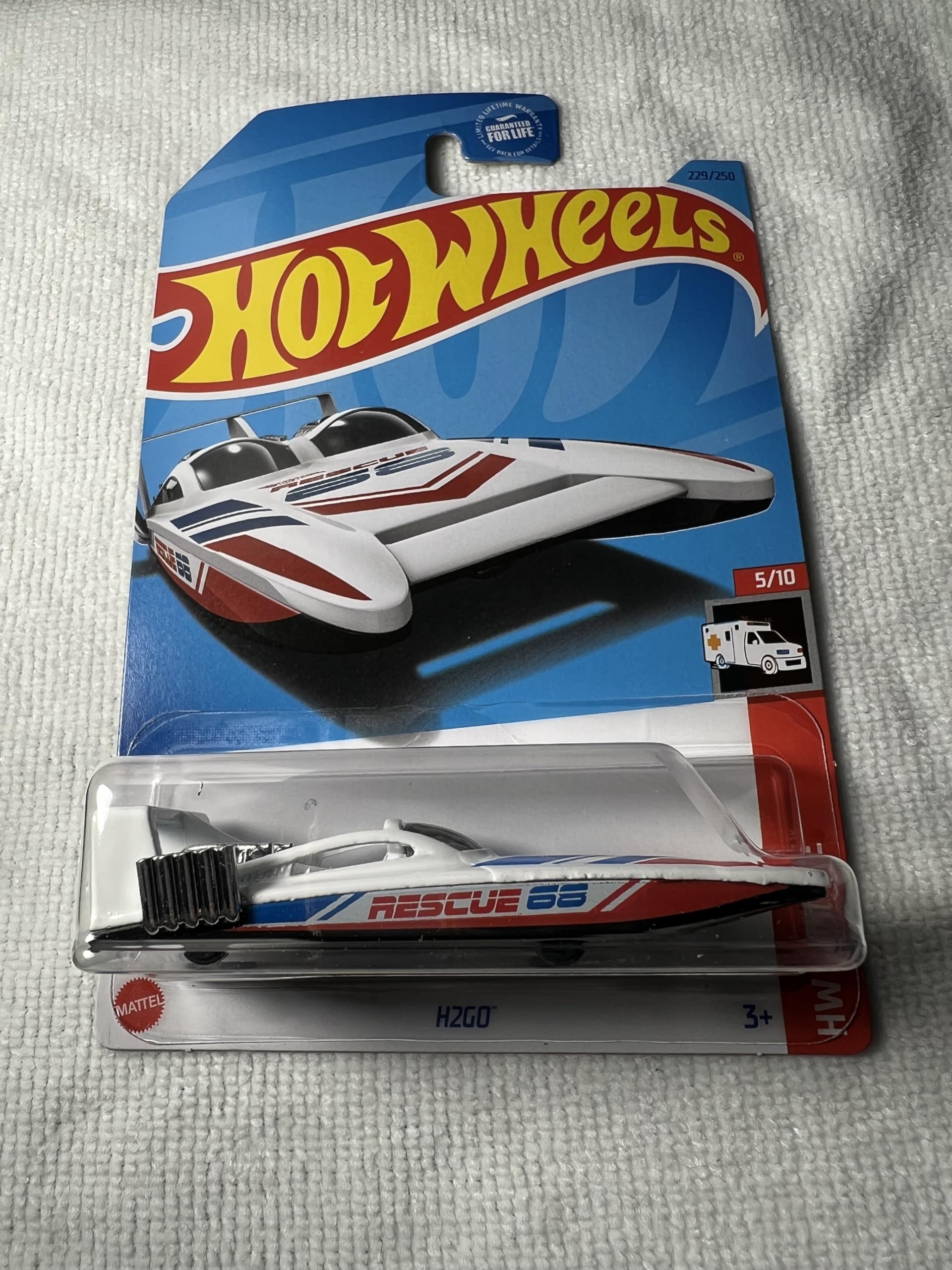 Hot Wheels H2GO Red and White Boat 1:64 Scale 1.5 x 4.5 x 6.5 inches 3+ Years Unisex Adults