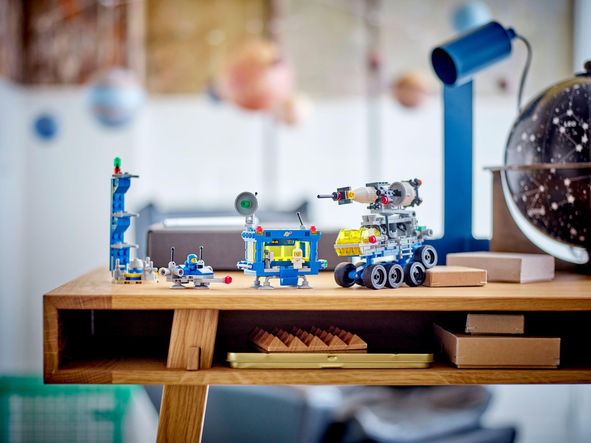 LEGO 40712 Micro Rocket Launchpad: 325 Pieces - Nostalgic Space Toy Set for Adults and Kids 9+, Inspired by Classic Space Sets from The 70s and 80s