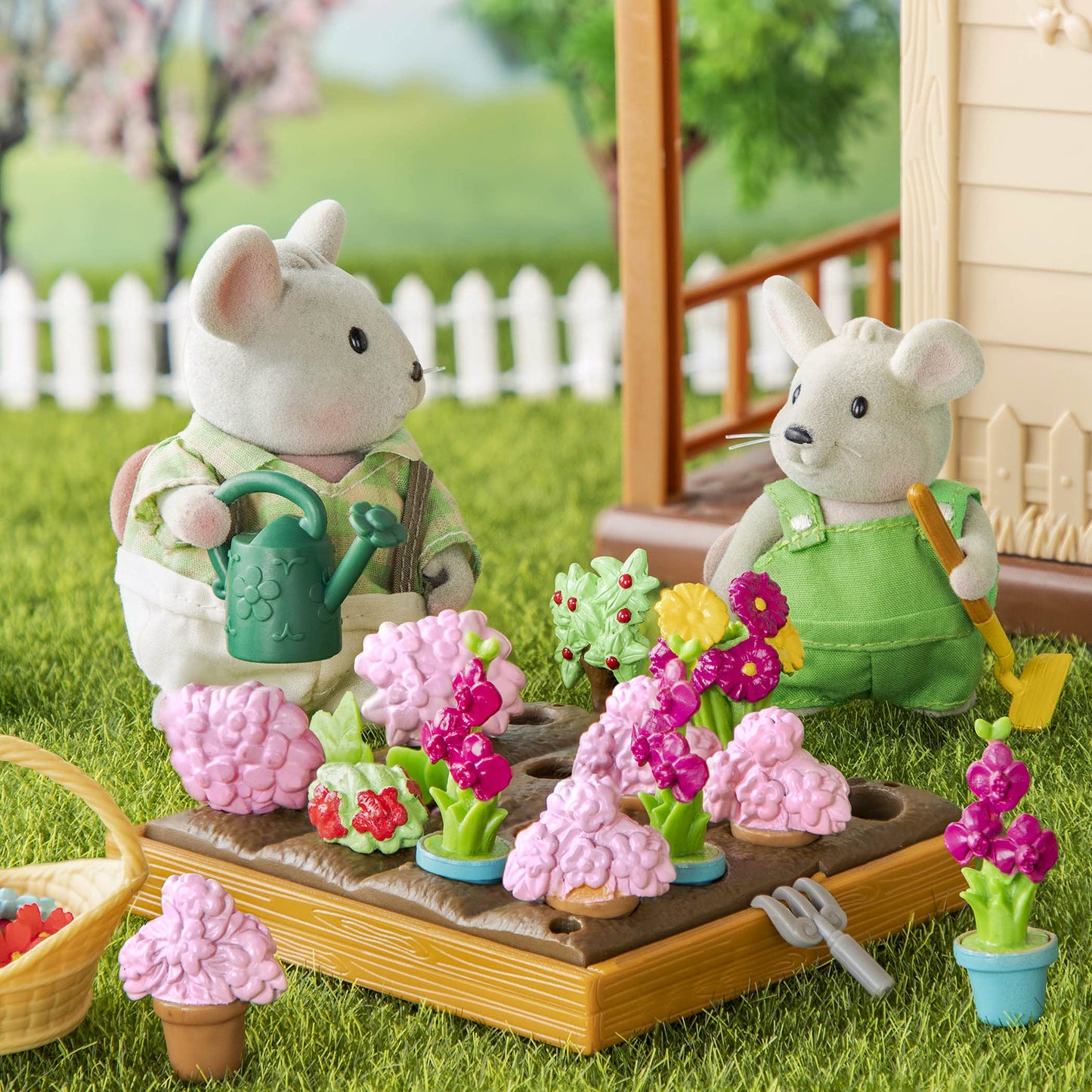 Li'l Woodzeez Garden Playset, 31 Pieces with Sheep Figure and Tools, Themed