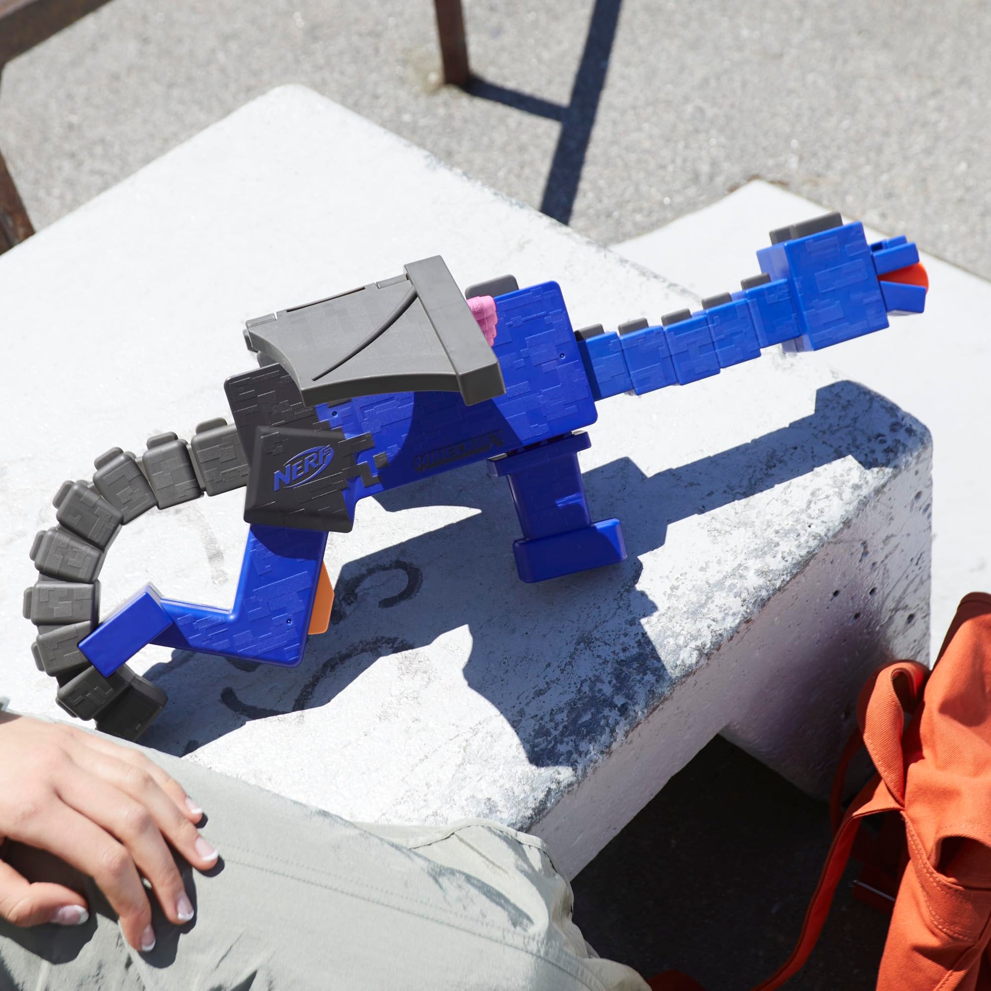 NERF Minecraft Ender Dragon Blaster, 4-Dart Internal Clip, 12 NERF Elite Foam Darts, Design Inspired by Mob in The Game