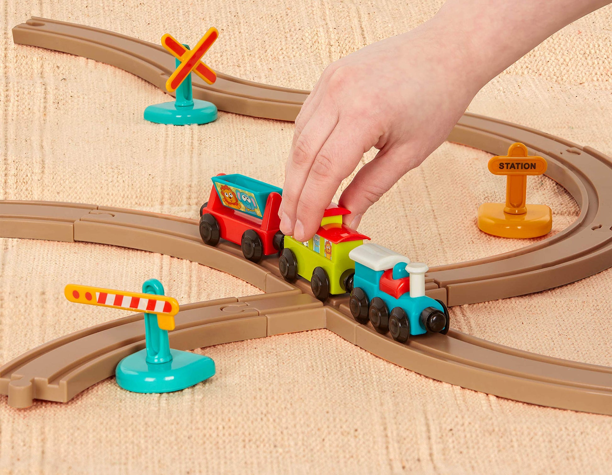 Battat Train Set for Kids, Toddlers, All Aboard 29-Piece Track Set, Trains