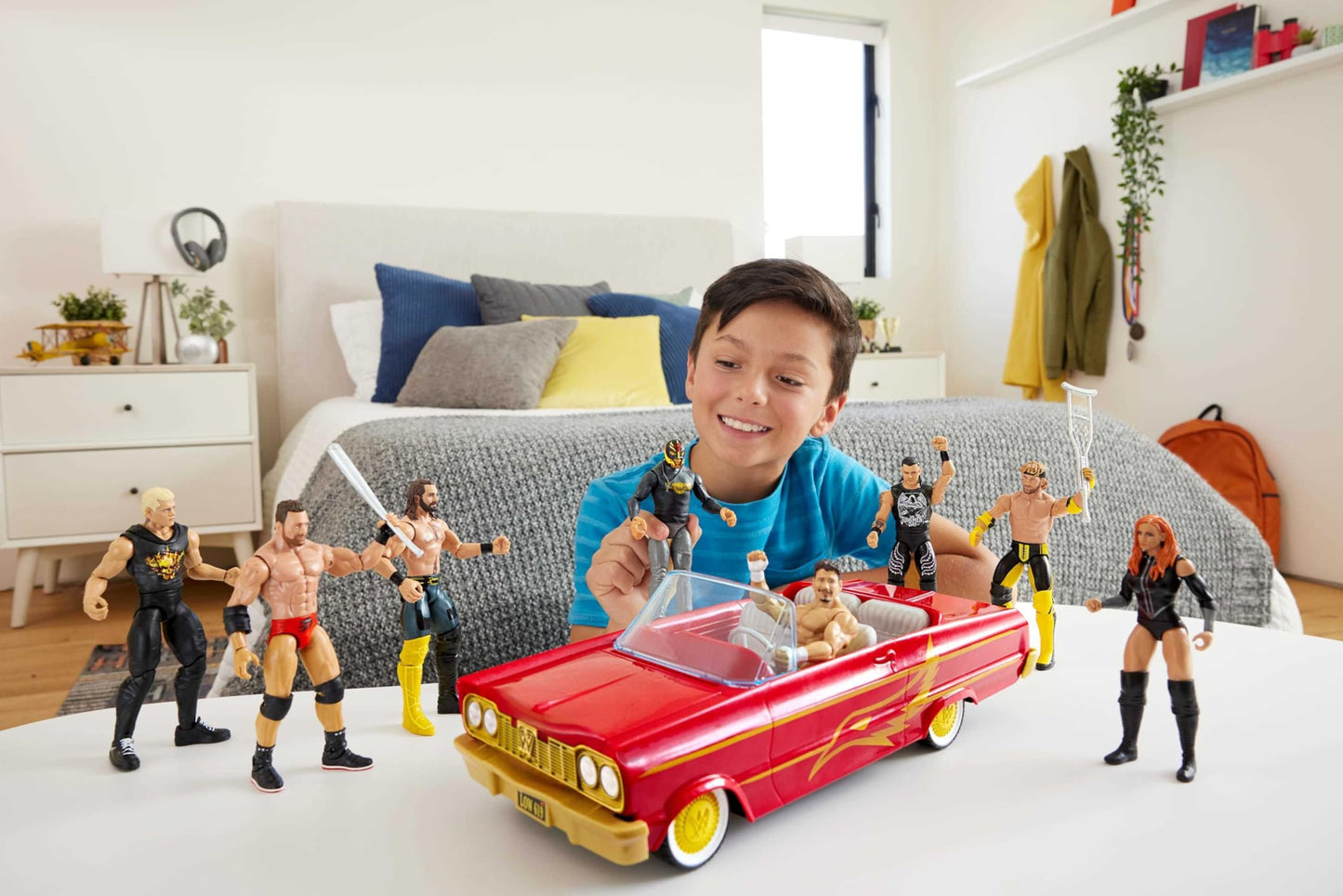 Mattel WWE Action Figure & Toy Vehicle Set, Rey Mysterio Main Event Figure & Lucha Low Rider Car with Launching Action & Hydraulics