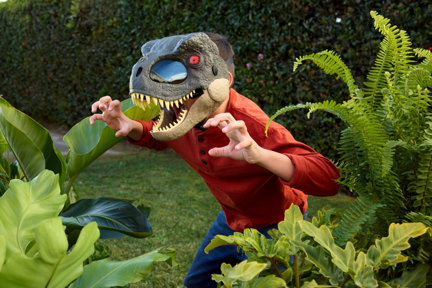 Mattel Jurassic World Rebirth T-Rex Rage N Roar Mask with LED Light Up Eyes, Blink Action with 3 Level Aggression Effect, Dinosaur Costume Headgear