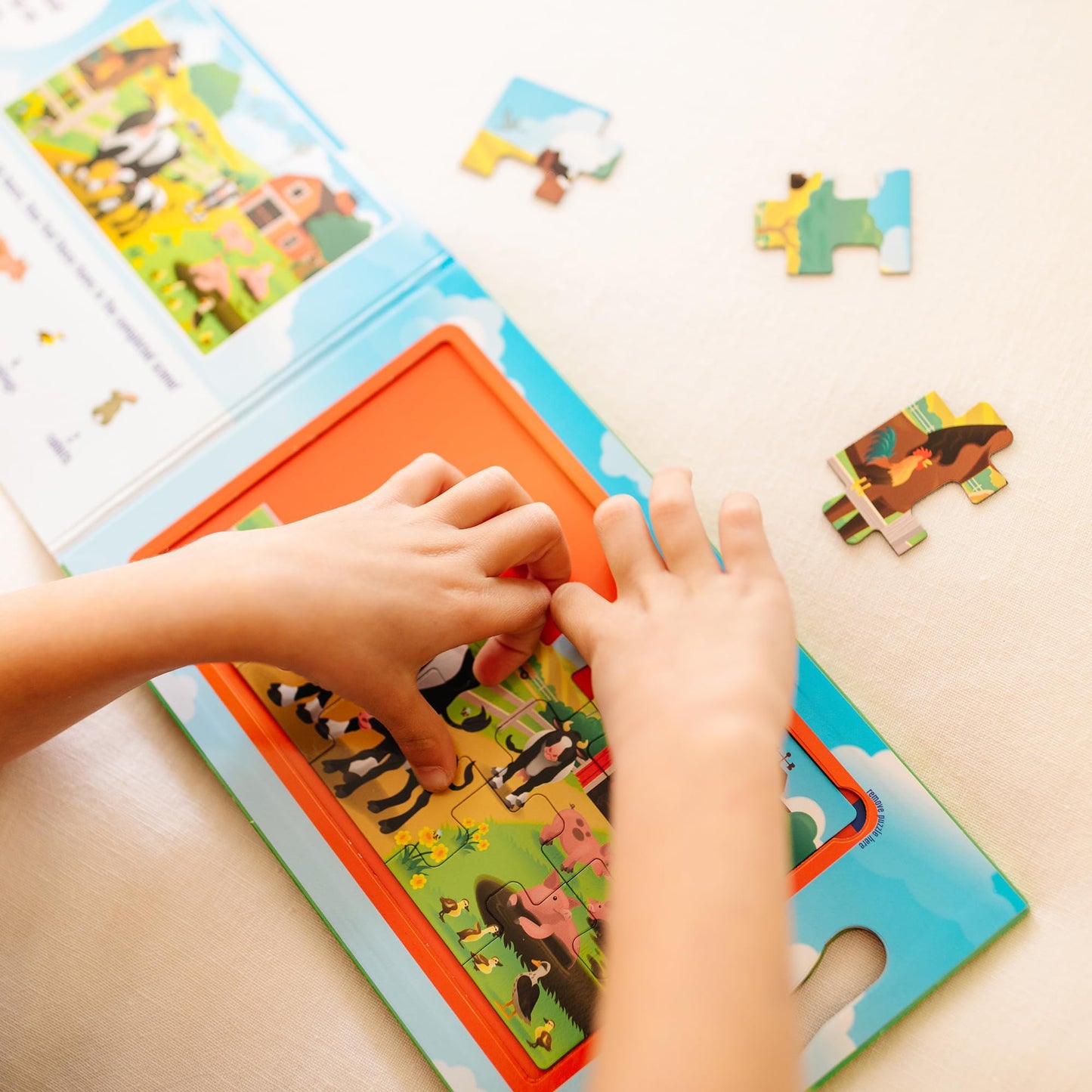 Melissa & Doug Take-Along Magnetic Jigsaw Puzzle Set - On the Farm (2 x 15 Piece) Travel Activity Toy for Preschoolers and Kids Ages 3+ - FSC