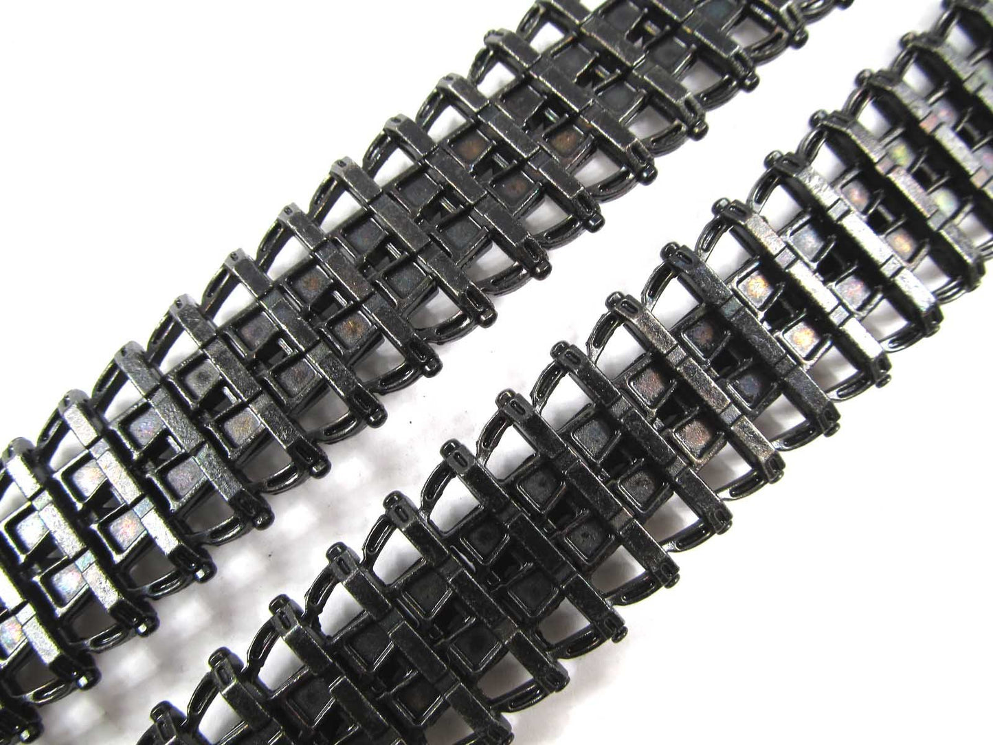 Mato Metal Upgraded Tracks Sprockets with Caps Idler Wheels with Bearings Set for HL3848/49/68-1 Panzer III/IIIH Stug III Tank