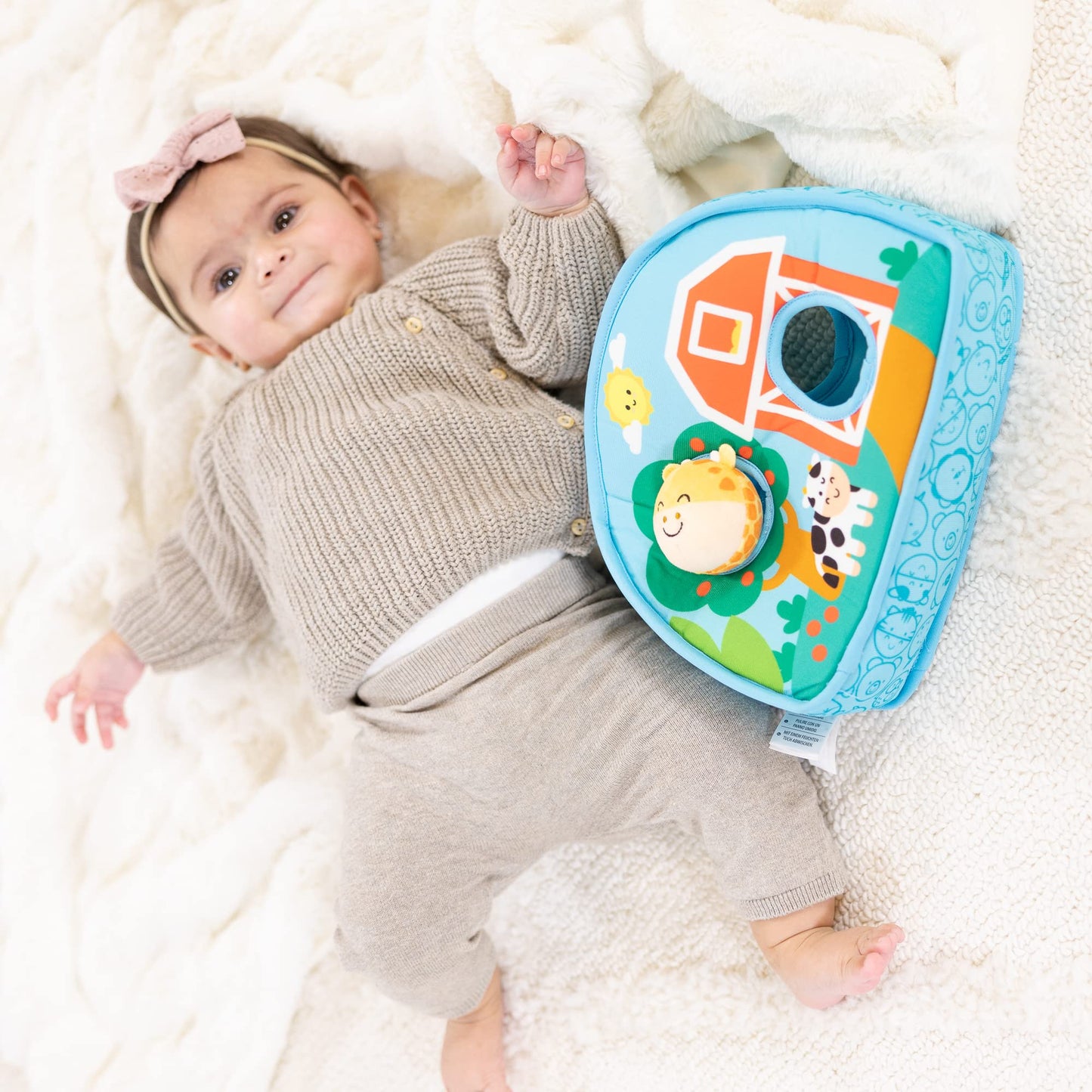Melissa & Doug Rollables Take-Along Tote with Giraffe Infant and Toddler Toy (2 Pieces)