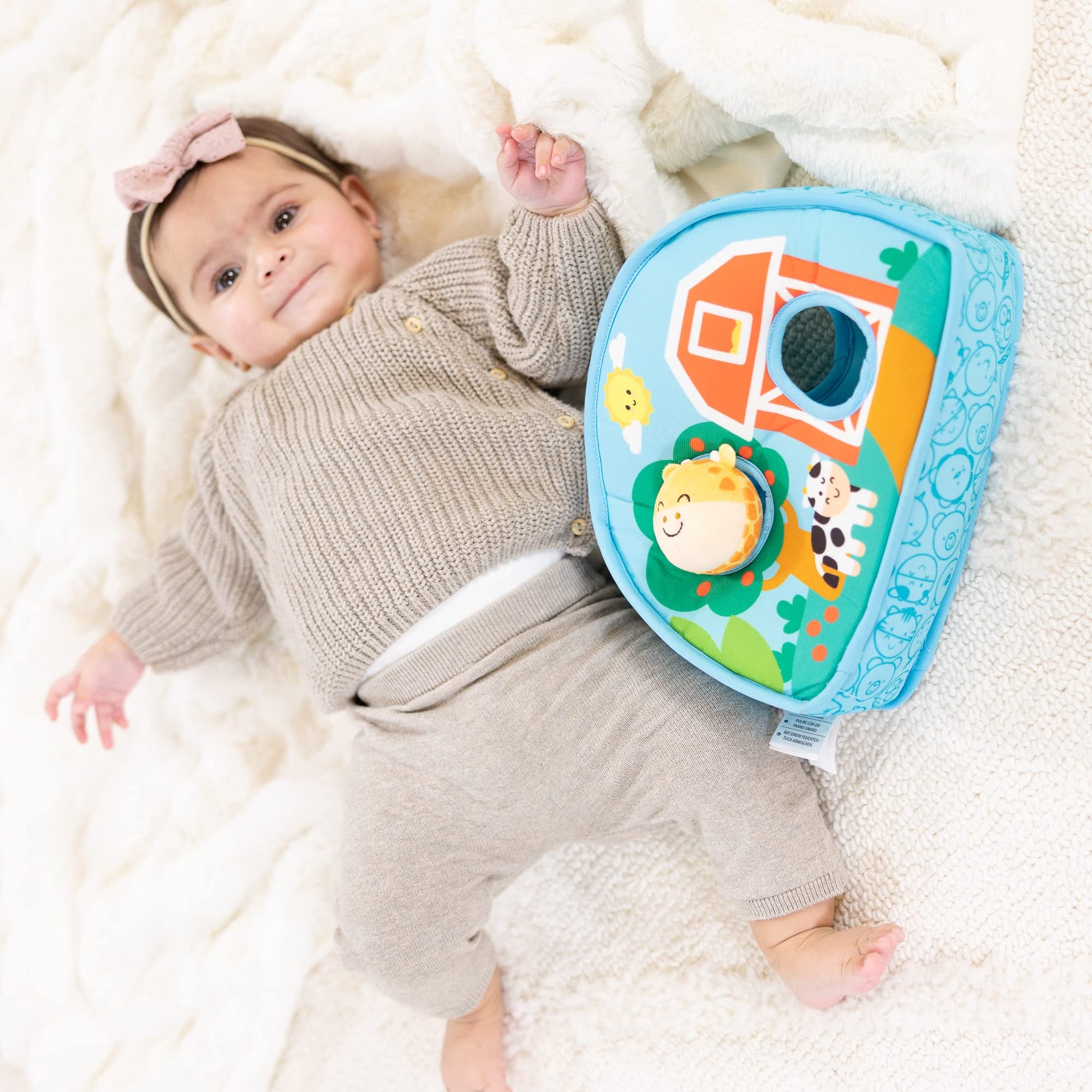Melissa & Doug Rollables Take-Along Tote with Giraffe Infant and Toddler Toy (2 Pieces)